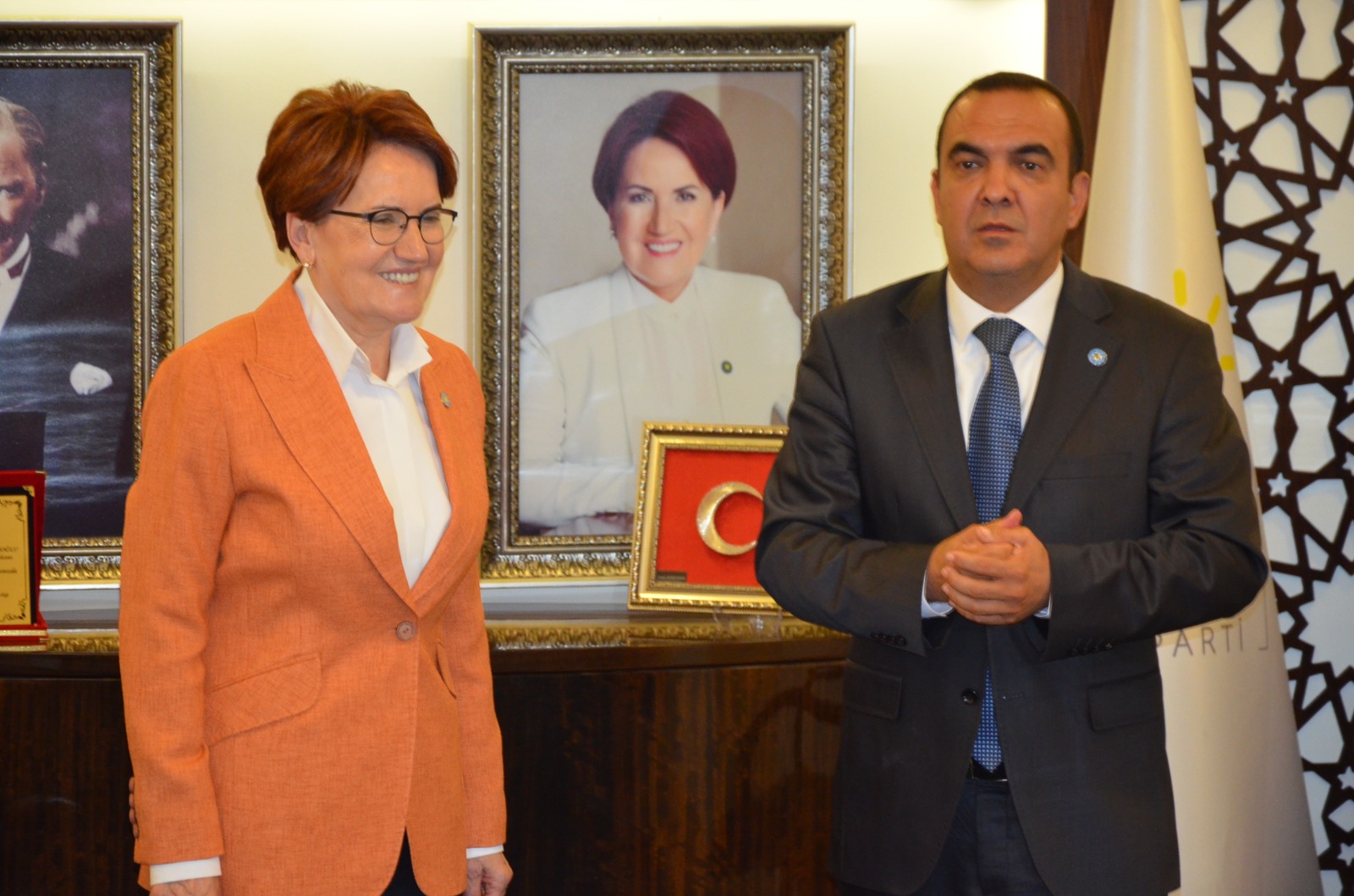 Akşener İYİ Parti İzmir İl Başkanlığı'nı ziyaret etti: Bundan sonra elif olacağım 
