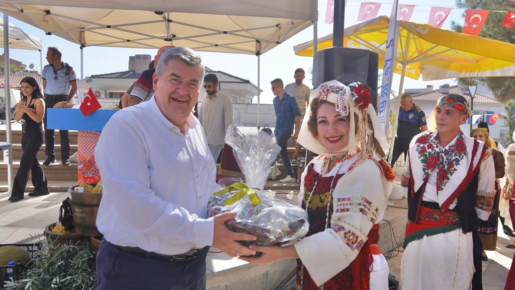‘Sakız güzelleri’ yarıştı, en iyi ‘Çeşme Kavunu’ seçildi