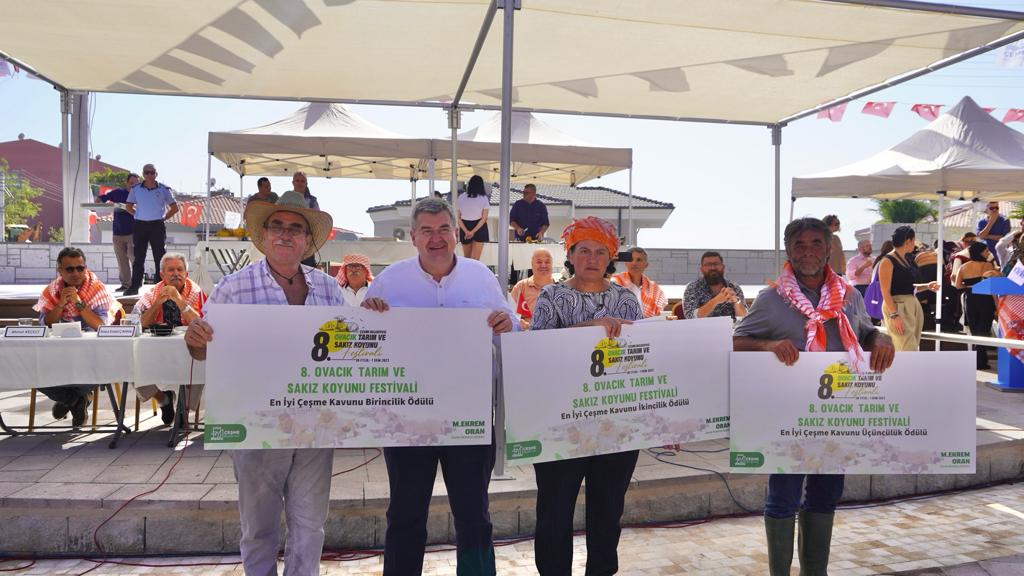 ‘Sakız güzelleri’ yarıştı, en iyi ‘Çeşme Kavunu’ seçildi