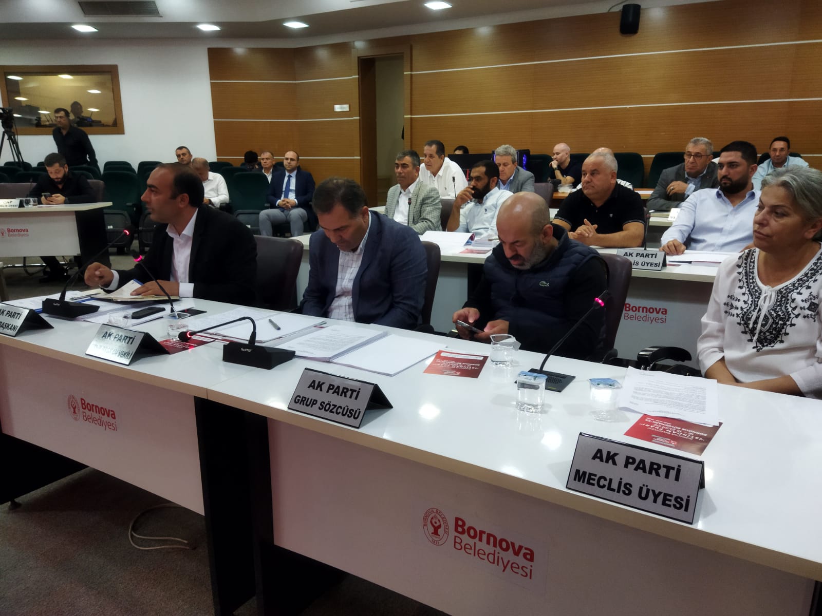 AK Parti’den Bornova Belediye bütçesine tepki:   Enflasyon sadece gelire mi engel!