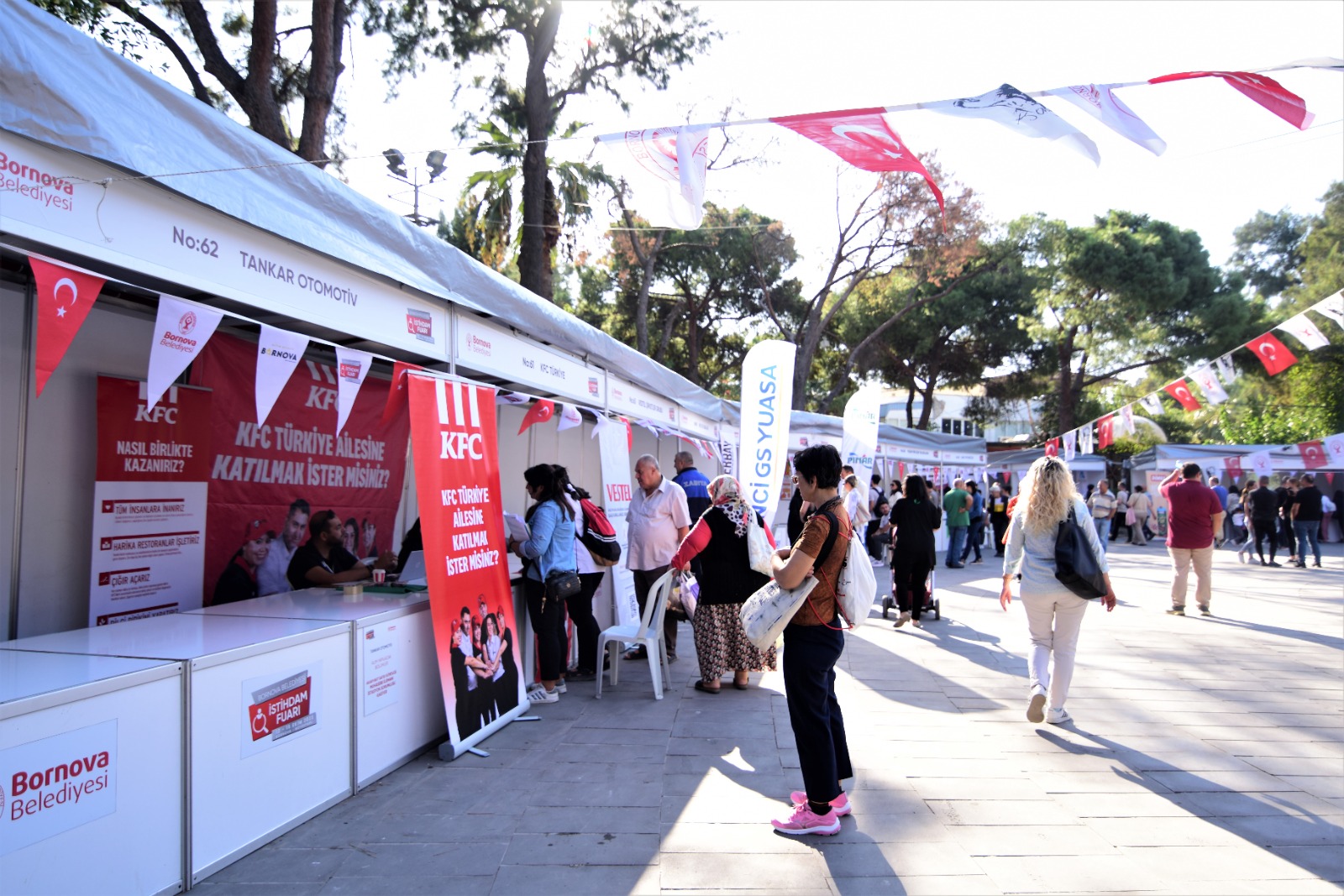 Bornova Belediyesi İstihdam Fuarı açıldı