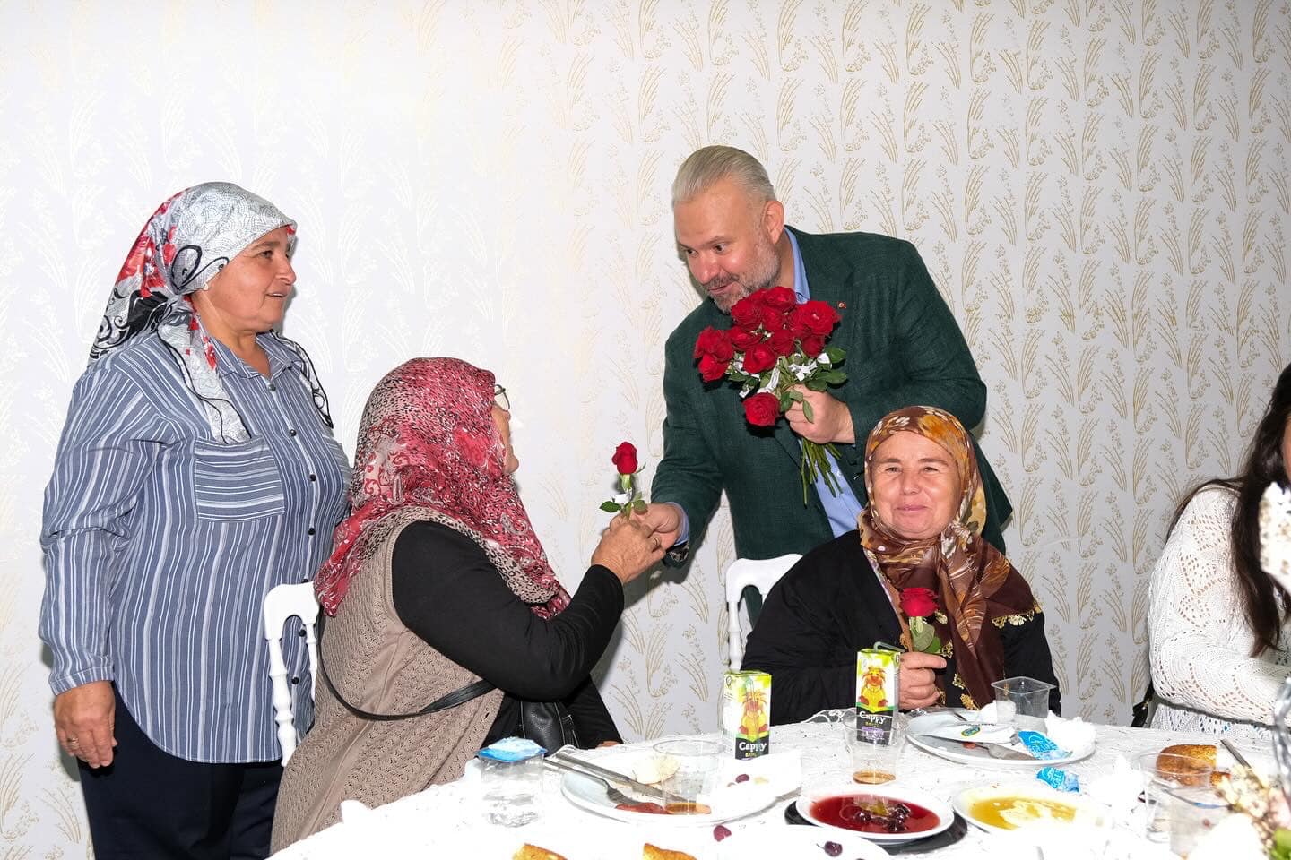 Pehlivan'dan Kadın Çiftçilere: Üreten Elleriniz Dert Görmesin