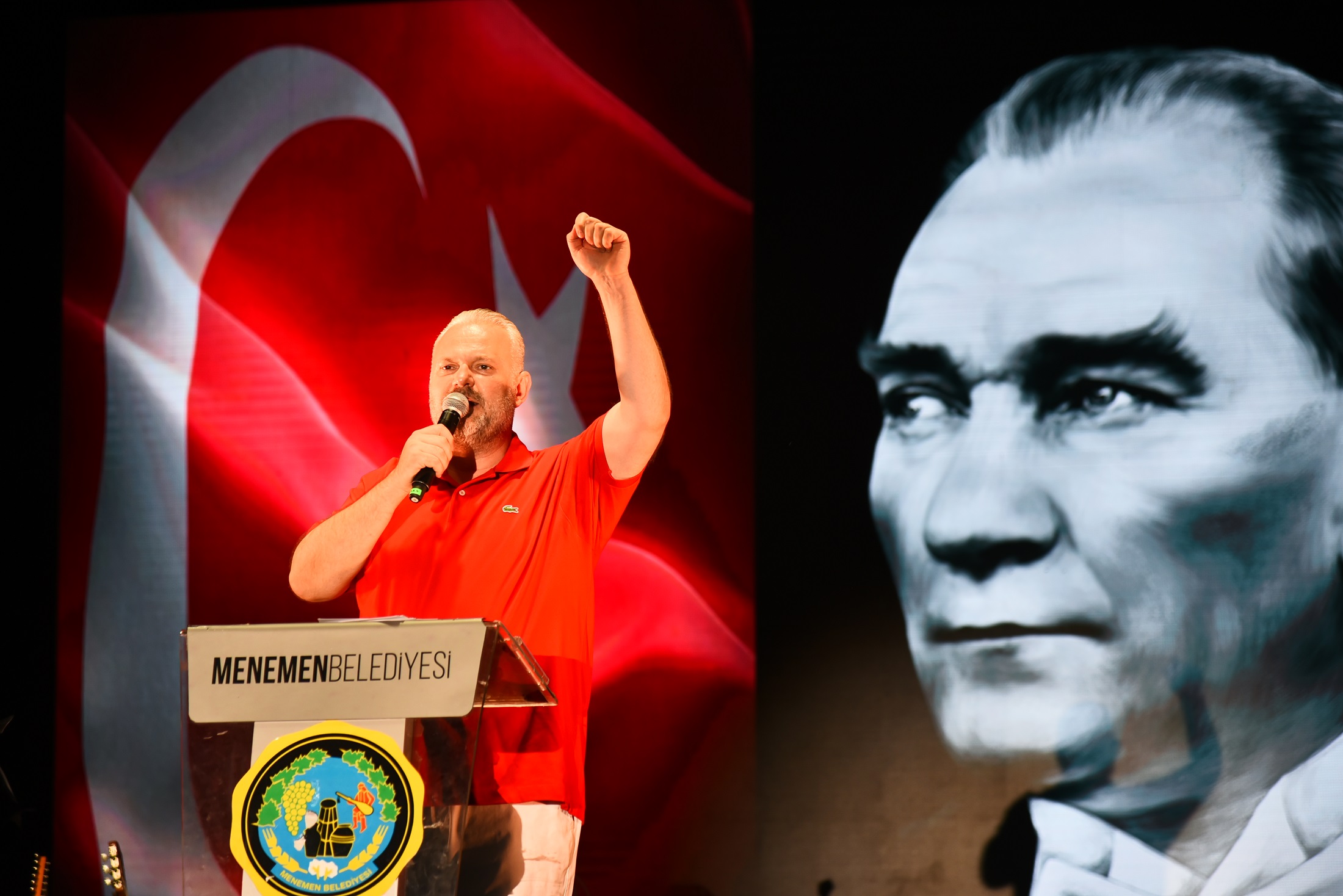 Menemen Belediyesi'nden 100. Yıla 100 Bin Bayrak!