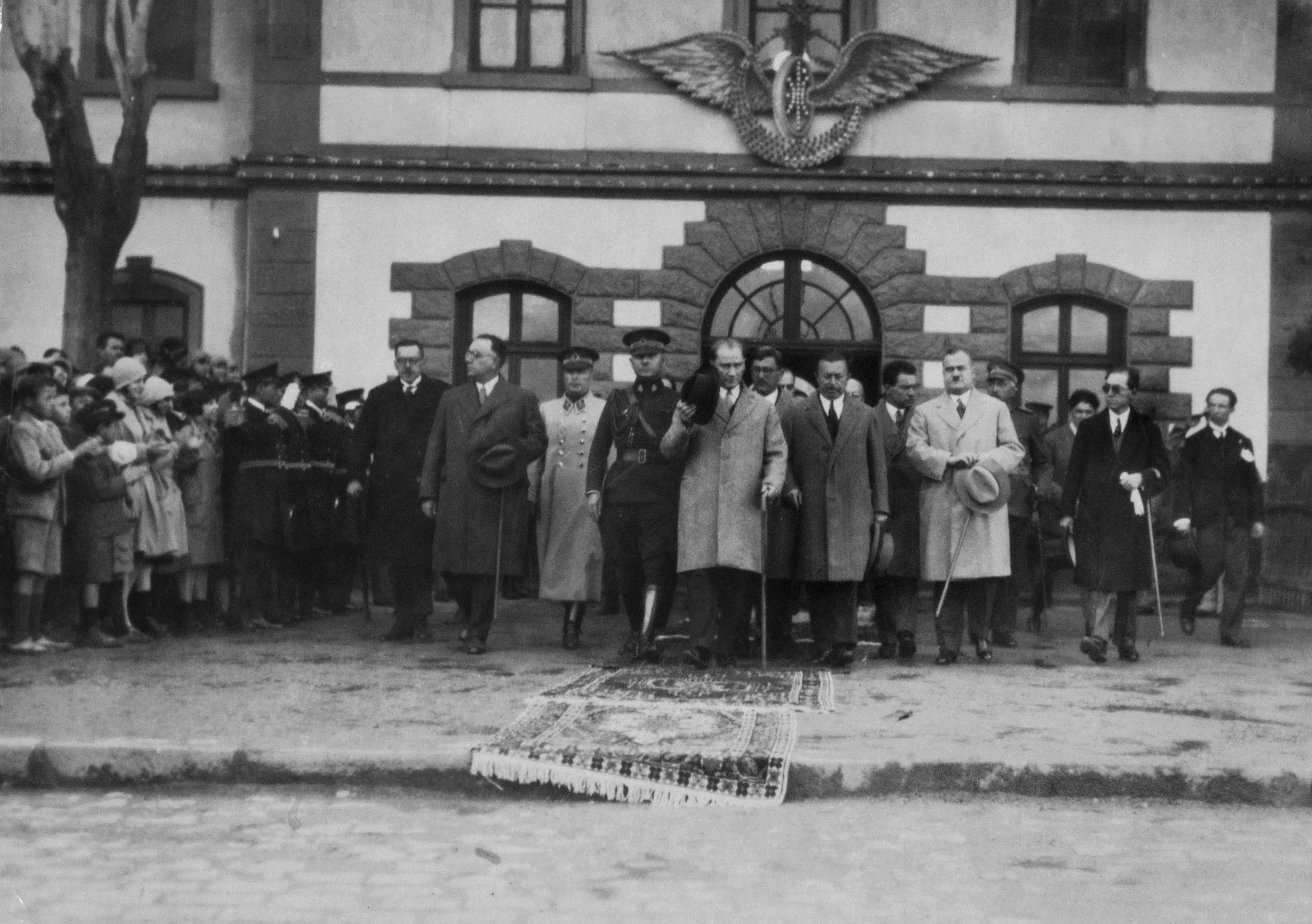 Folkart’tan Muhteşem Sergi  “Karanlıkta Akan Bir Yıldız:  Mustafa Kemal Atatürk”