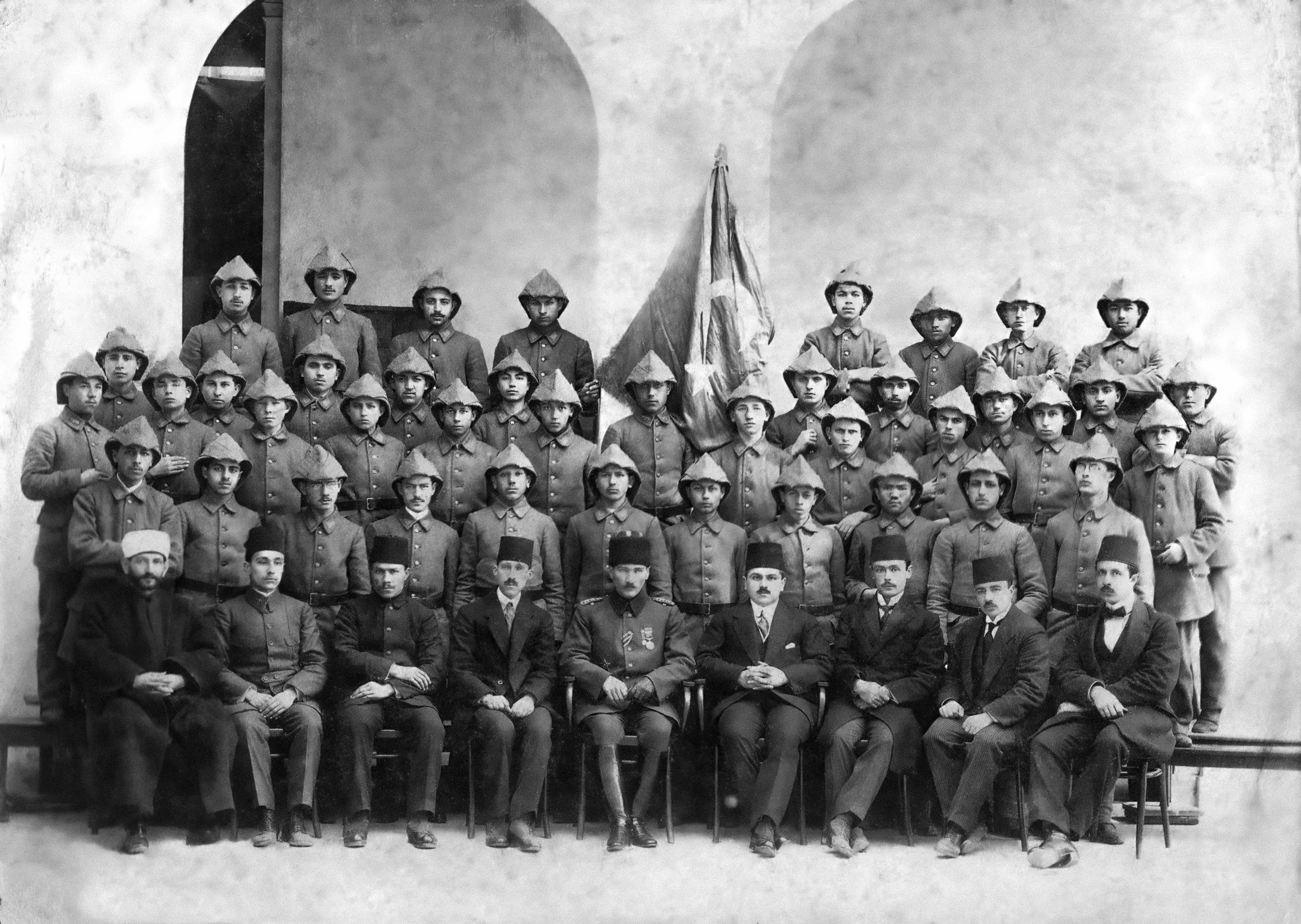 Folkart’tan Muhteşem Sergi  “Karanlıkta Akan Bir Yıldız:  Mustafa Kemal Atatürk”