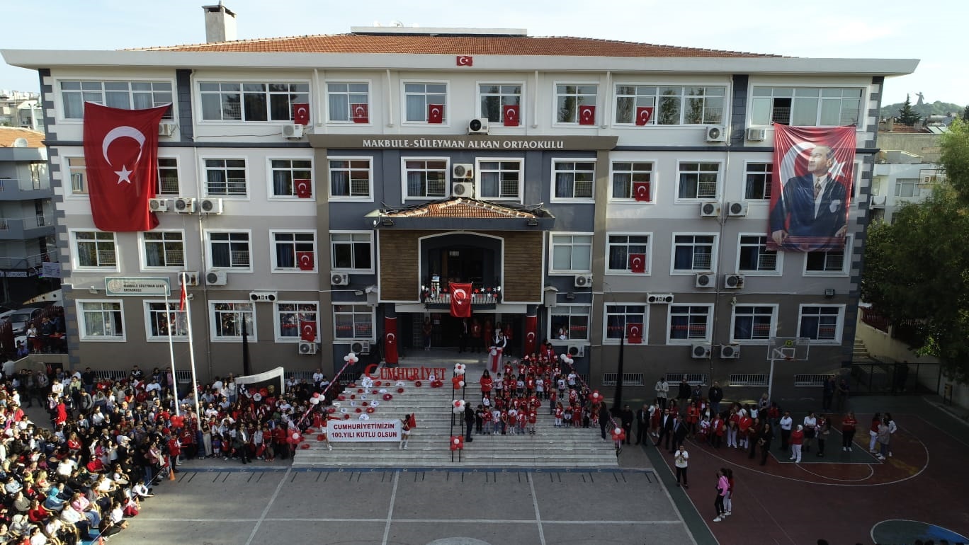 Makbule Süleyman Alkan Ortaokulu’nda 29 Ekim coşkusu