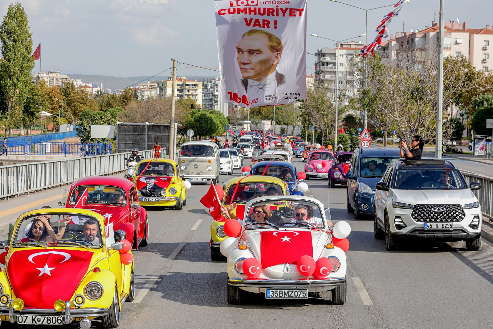 Bayraklı’dan muhteşem kutlama