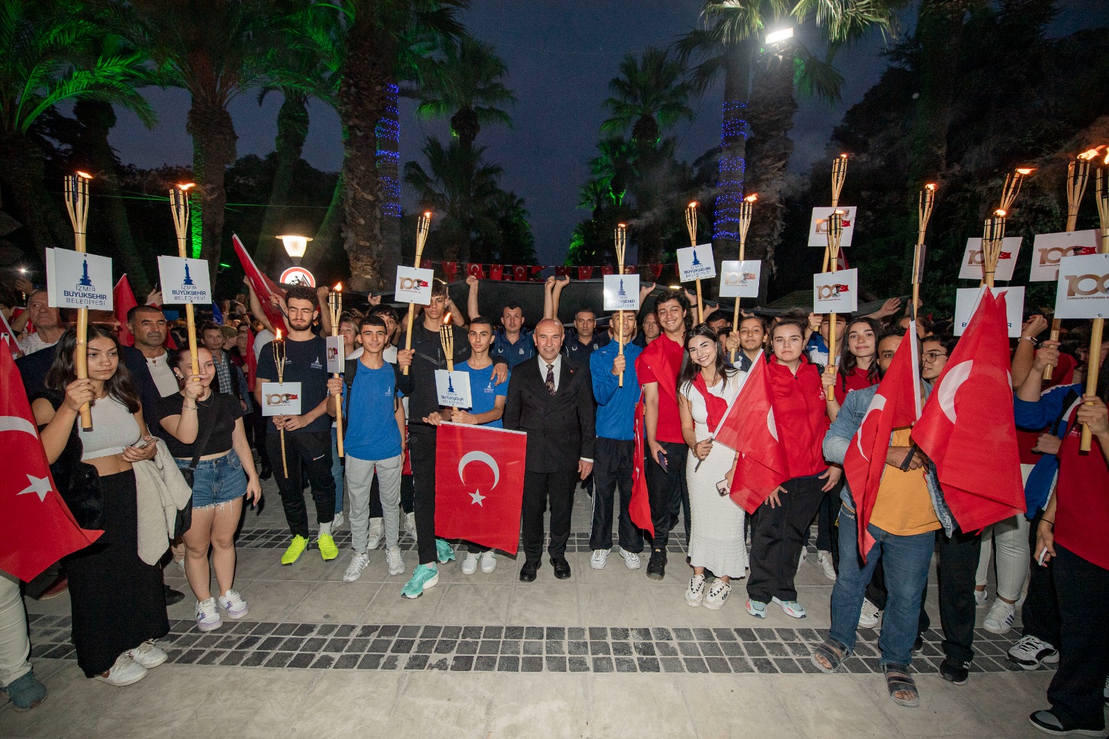 İzmir Cumhuriyet kutlamalarıyla adını tarihe yazdı