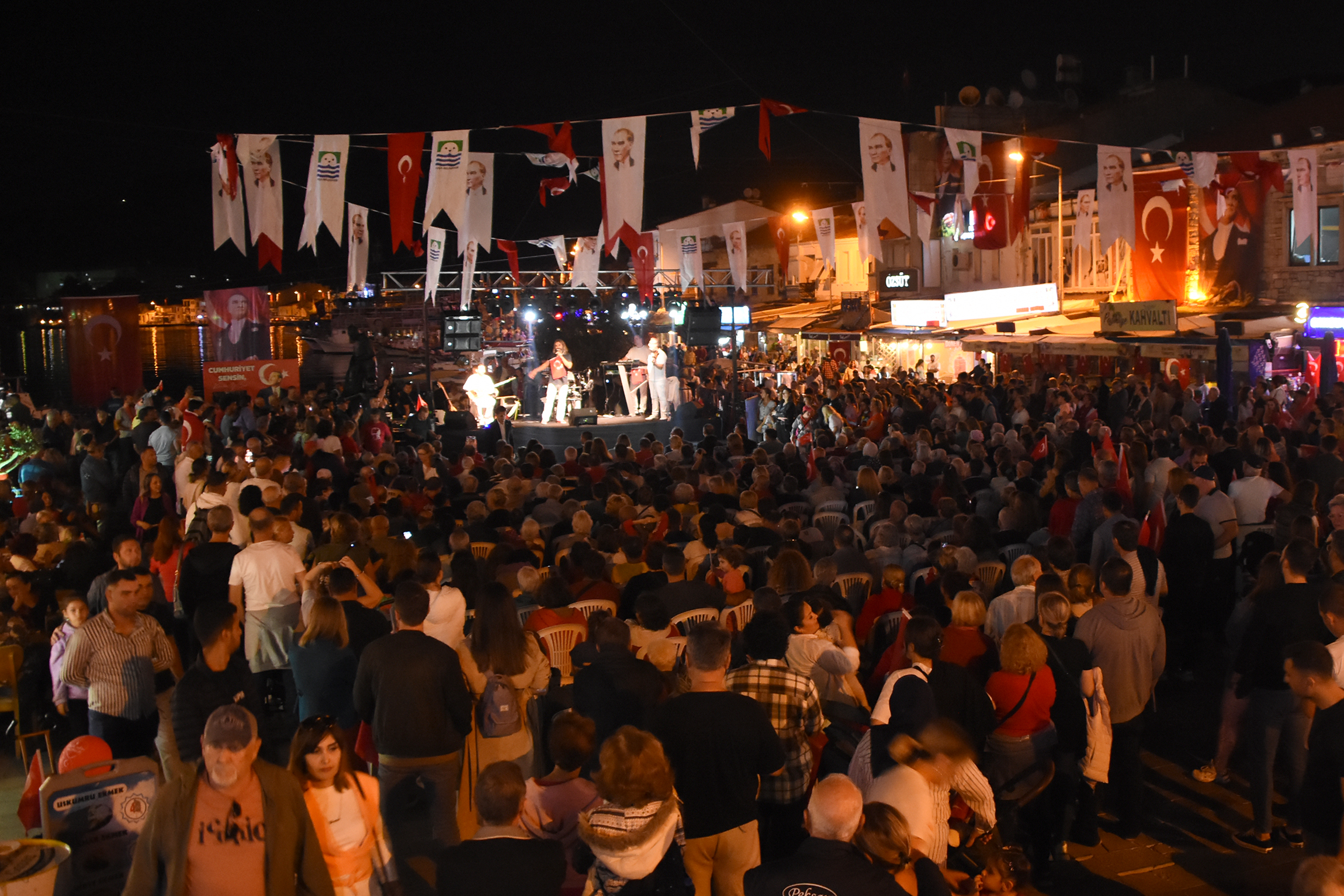Foça’da Cumhuriyetin 100. Yılı Coşkusu