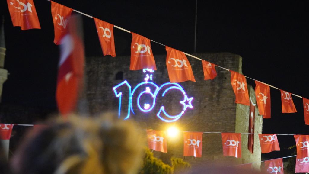 Çeşme’de 100. Yıla yakışır Cumhuriyet Korteji