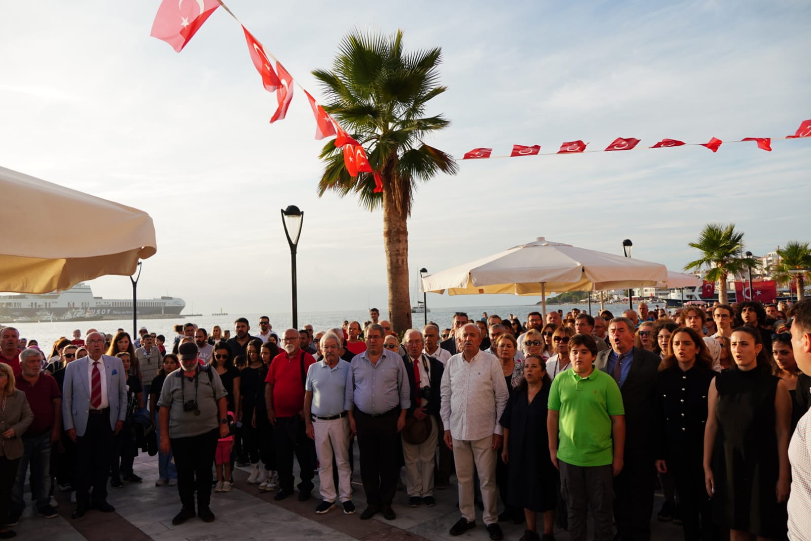 Çeşme’de 100. Yıla yakışır Cumhuriyet Korteji