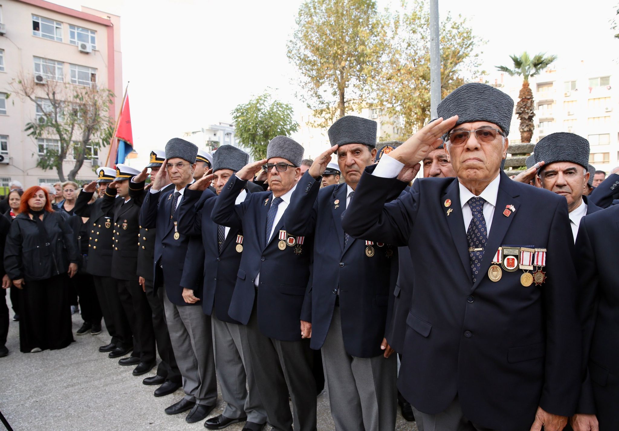 85 yıllık hasretin sirenleri Karşıyaka’nın dört bir yanında duyuldu