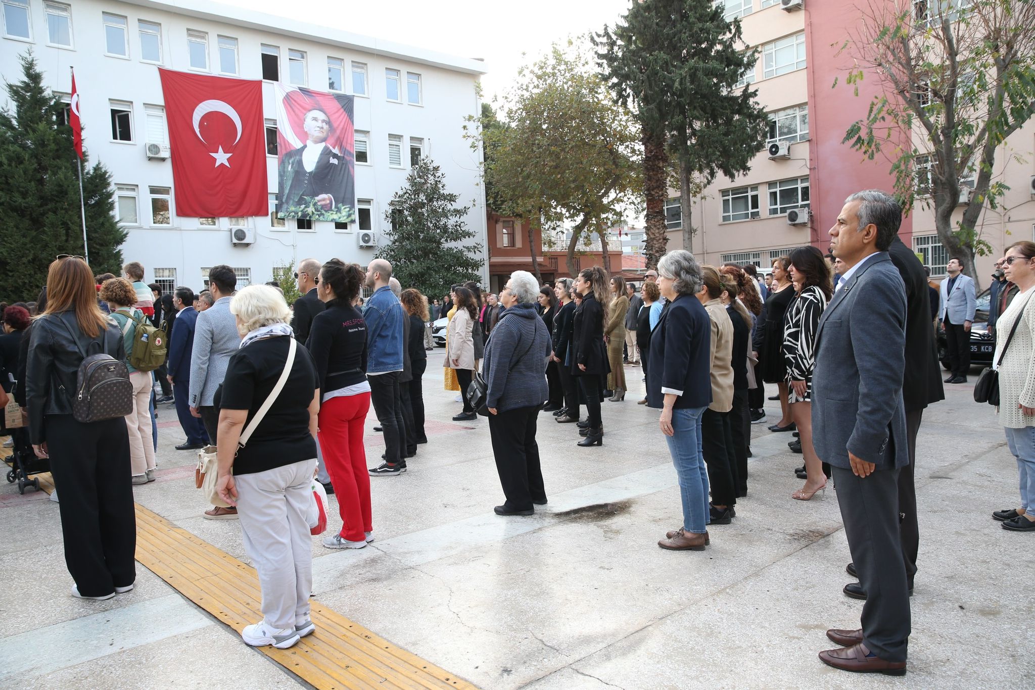 85 yıllık hasretin sirenleri Karşıyaka’nın dört bir yanında duyuldu