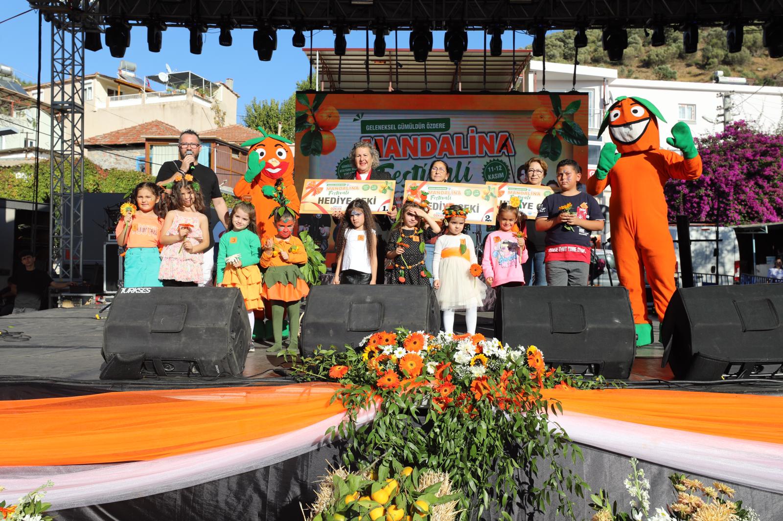 Mandalina Festivali Coşkuyla Gerçekleşti
