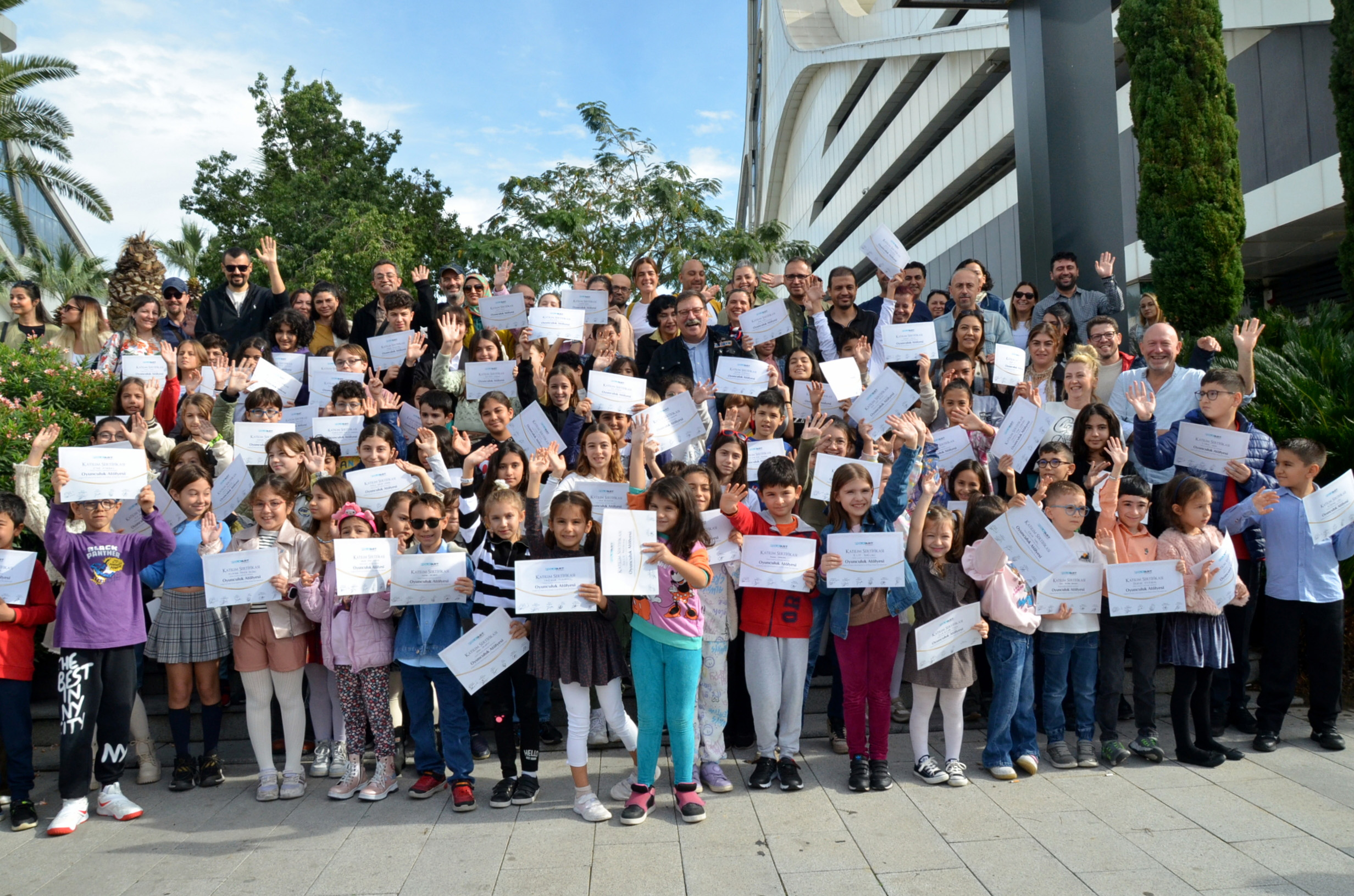 Folkart Academy’de ilk sertifikalar verildi