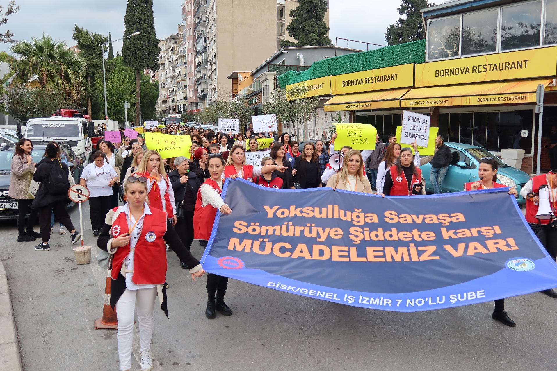 Kadınlar Bornova’dan ses yükseltti