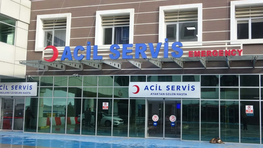 Fırtına, kar, sağanak... Deniz taştı, ev ve işyerlerini su bastı, çatılar uçtu