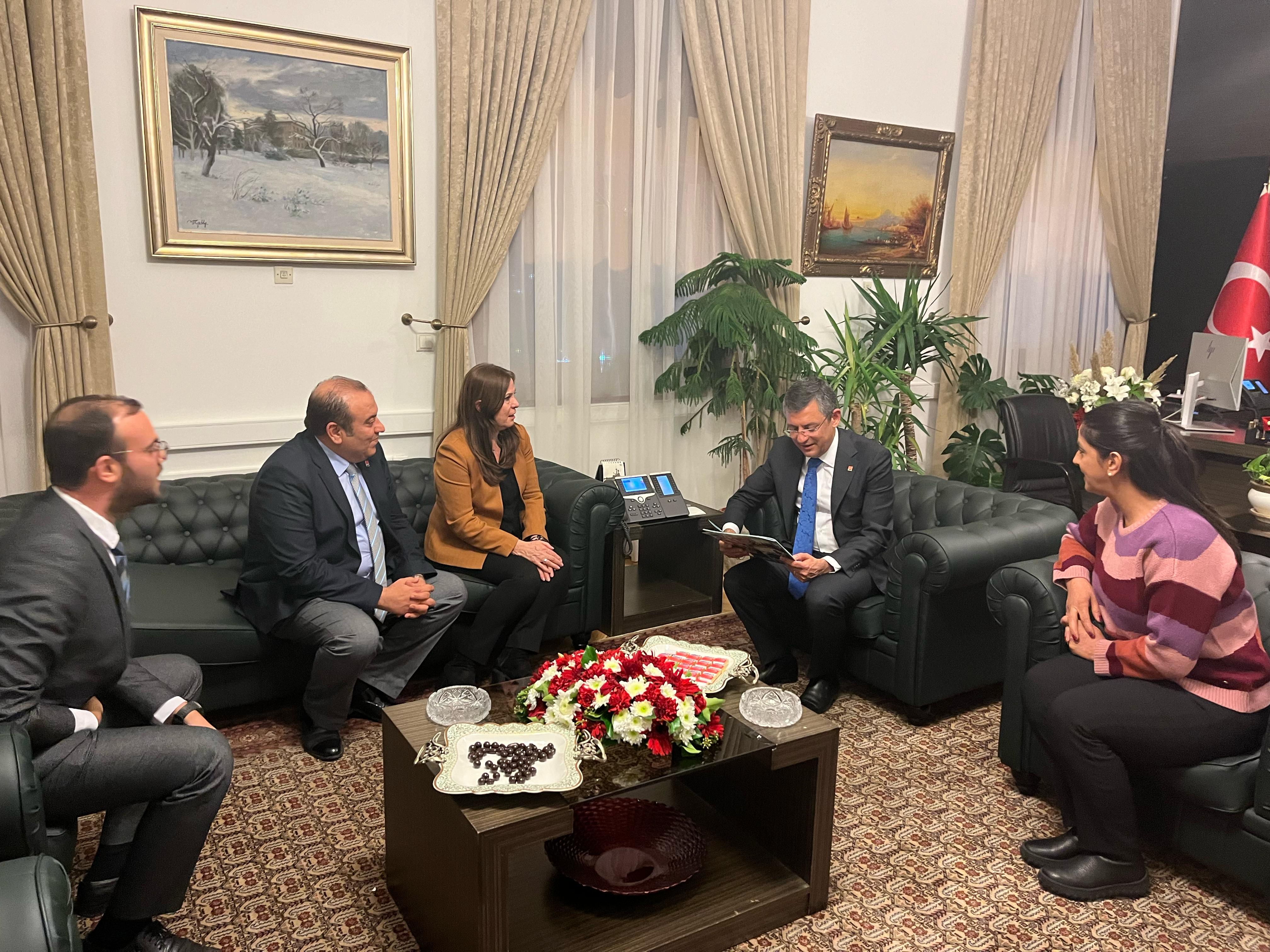Balçova Belediye Başkanı Fatma Çalkaya, CHP Genel Başkanı Özgür Özel ile Görüştü 