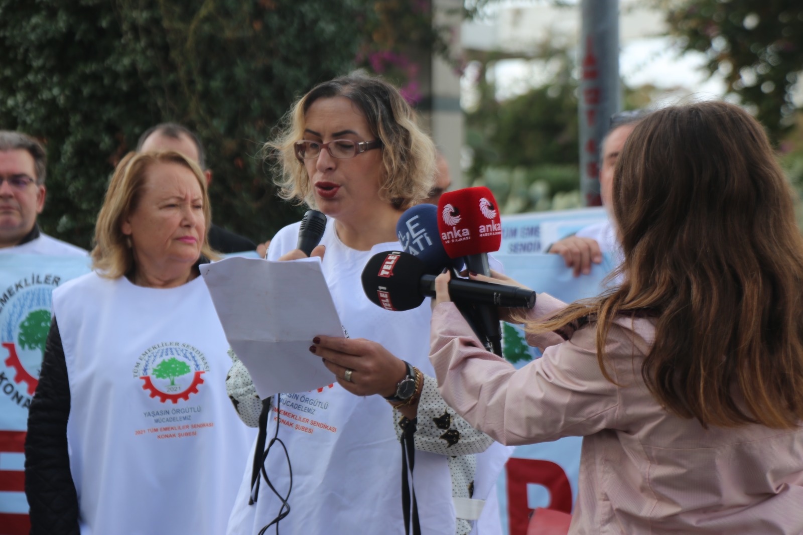 Emekliler İzmir’den seslendi; ‘Yoksullaştırılmak isteniyoruz’