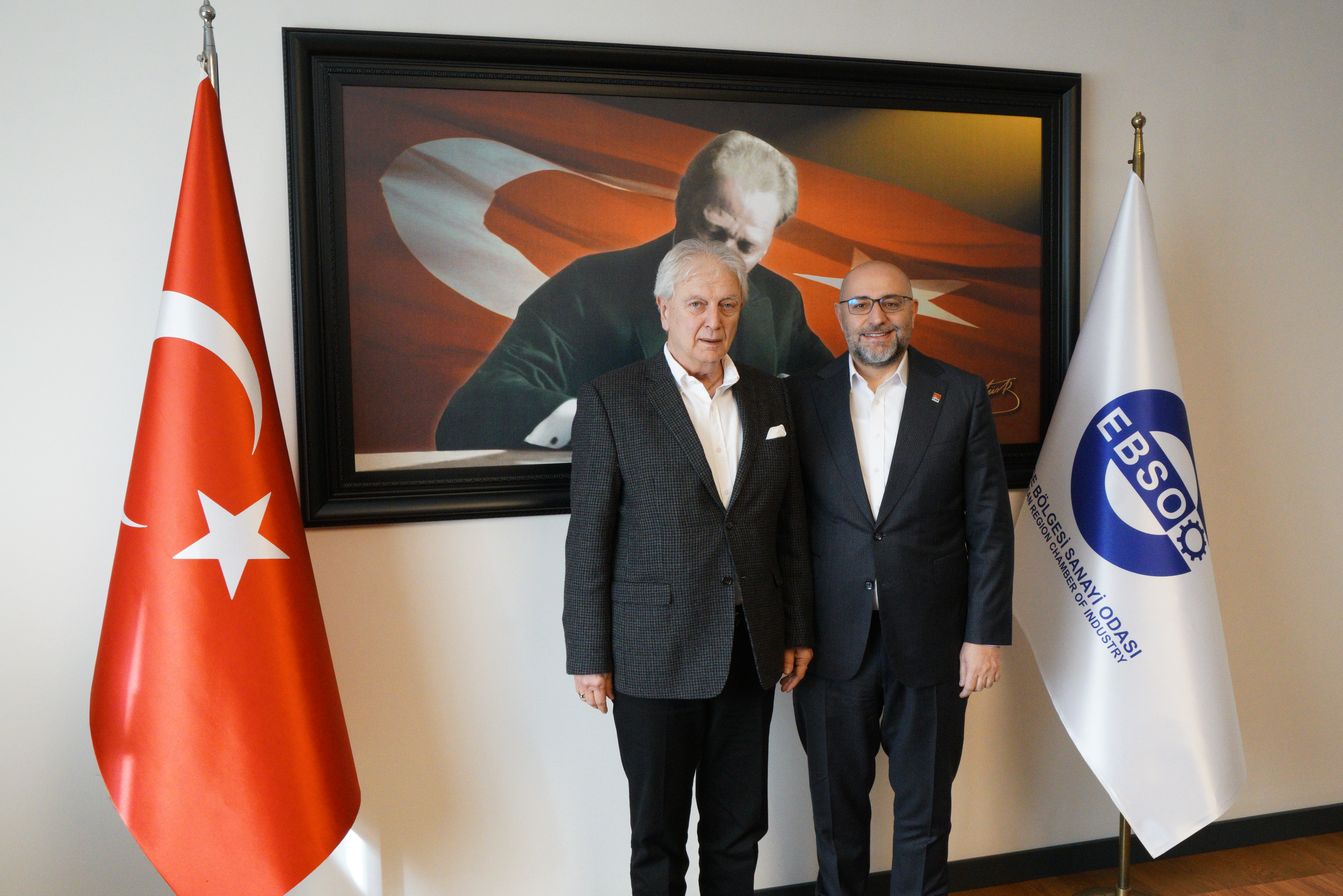 Dr. Buğra Gökce, Genç Meslektaşlarının Fikirlerini Dinledi