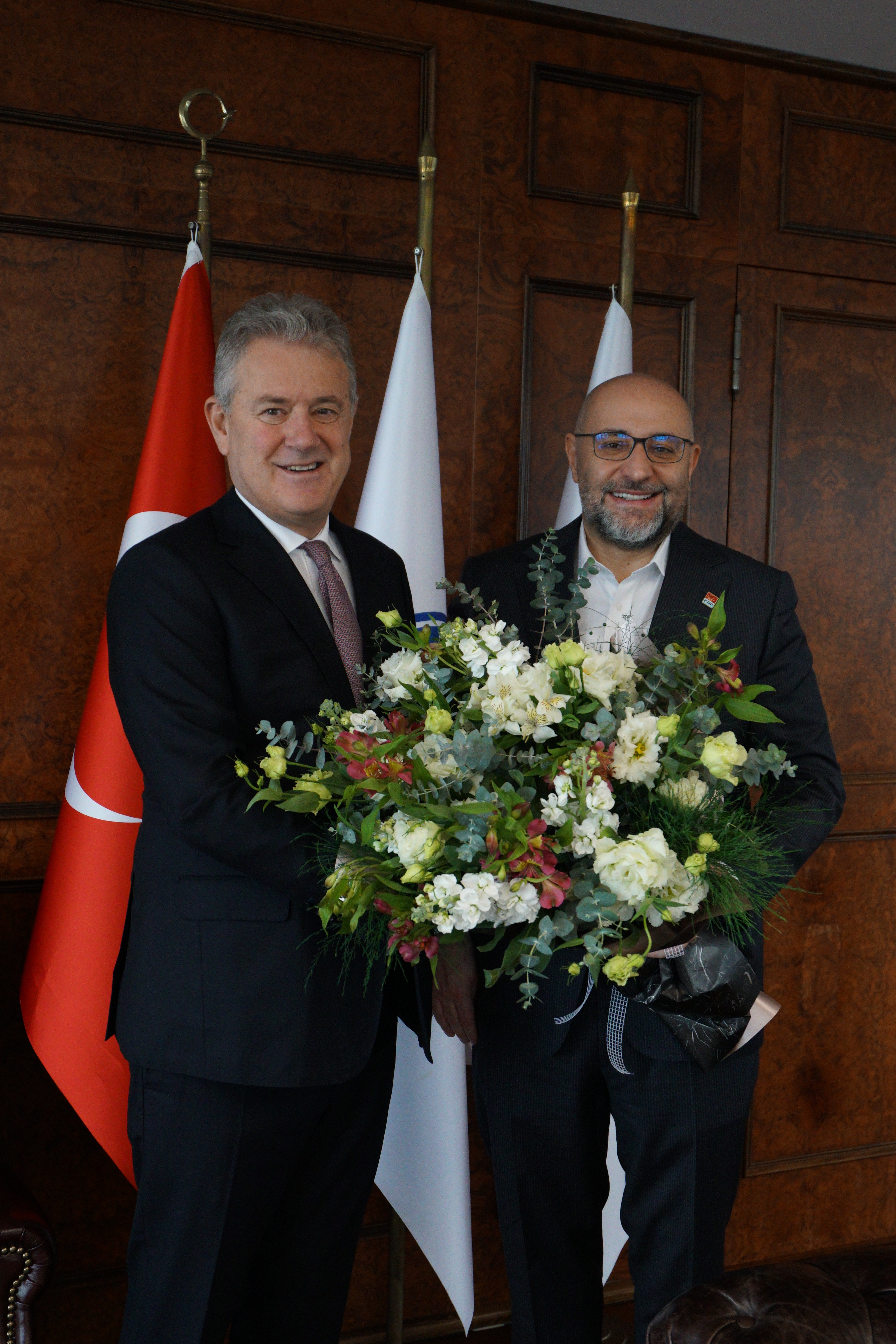 Dr. Buğra Gökce, Genç Meslektaşlarının Fikirlerini Dinledi