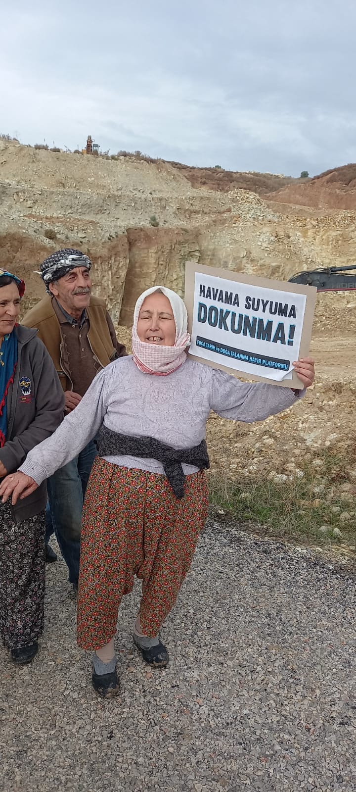 Foça Kocamehmetler köylüleri; “Madenin kapatılması ortak talebimizdir”