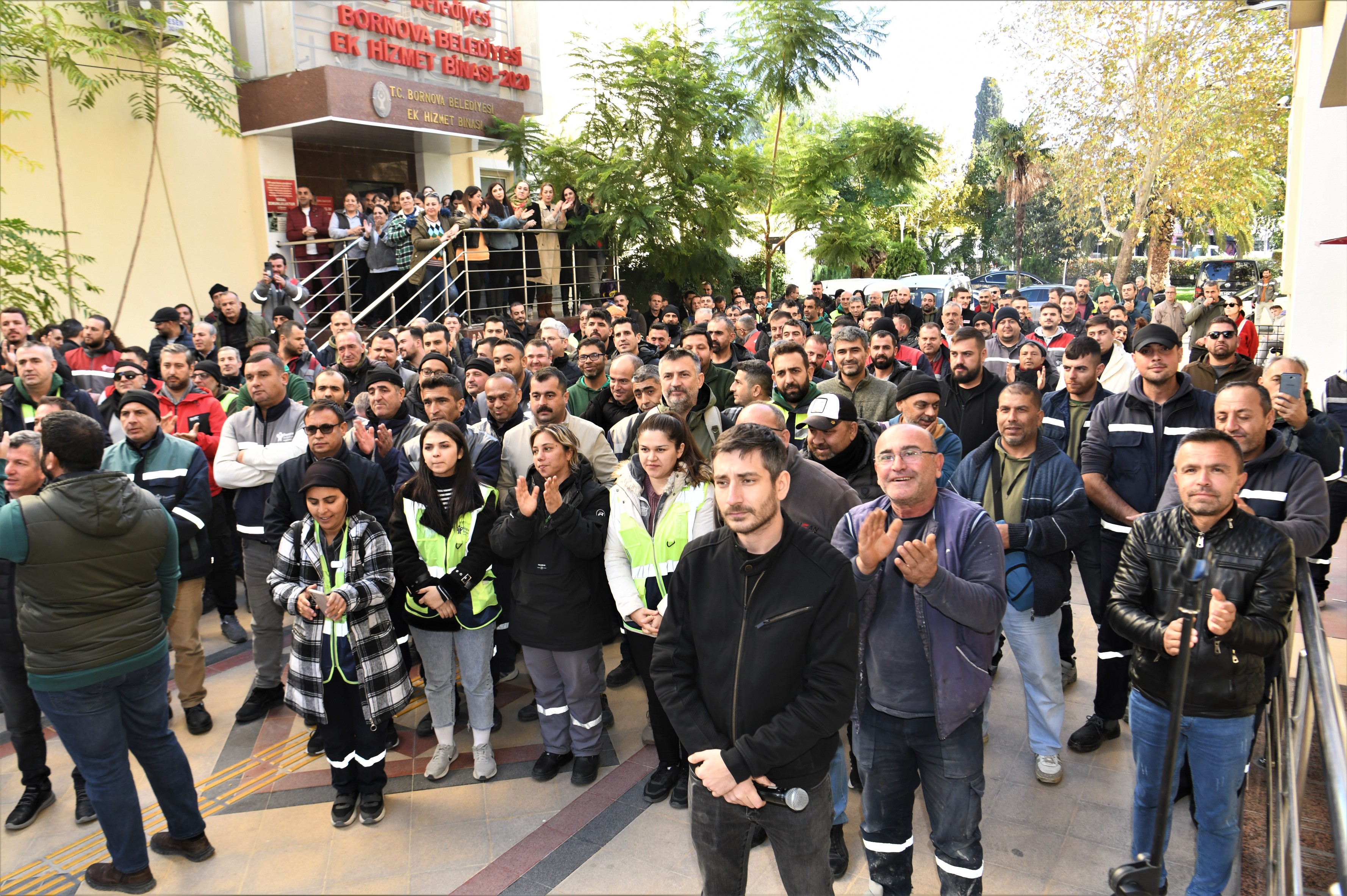 Bornova’da işçilere yeni yıl hediyesi gibi promosyon müjdesi