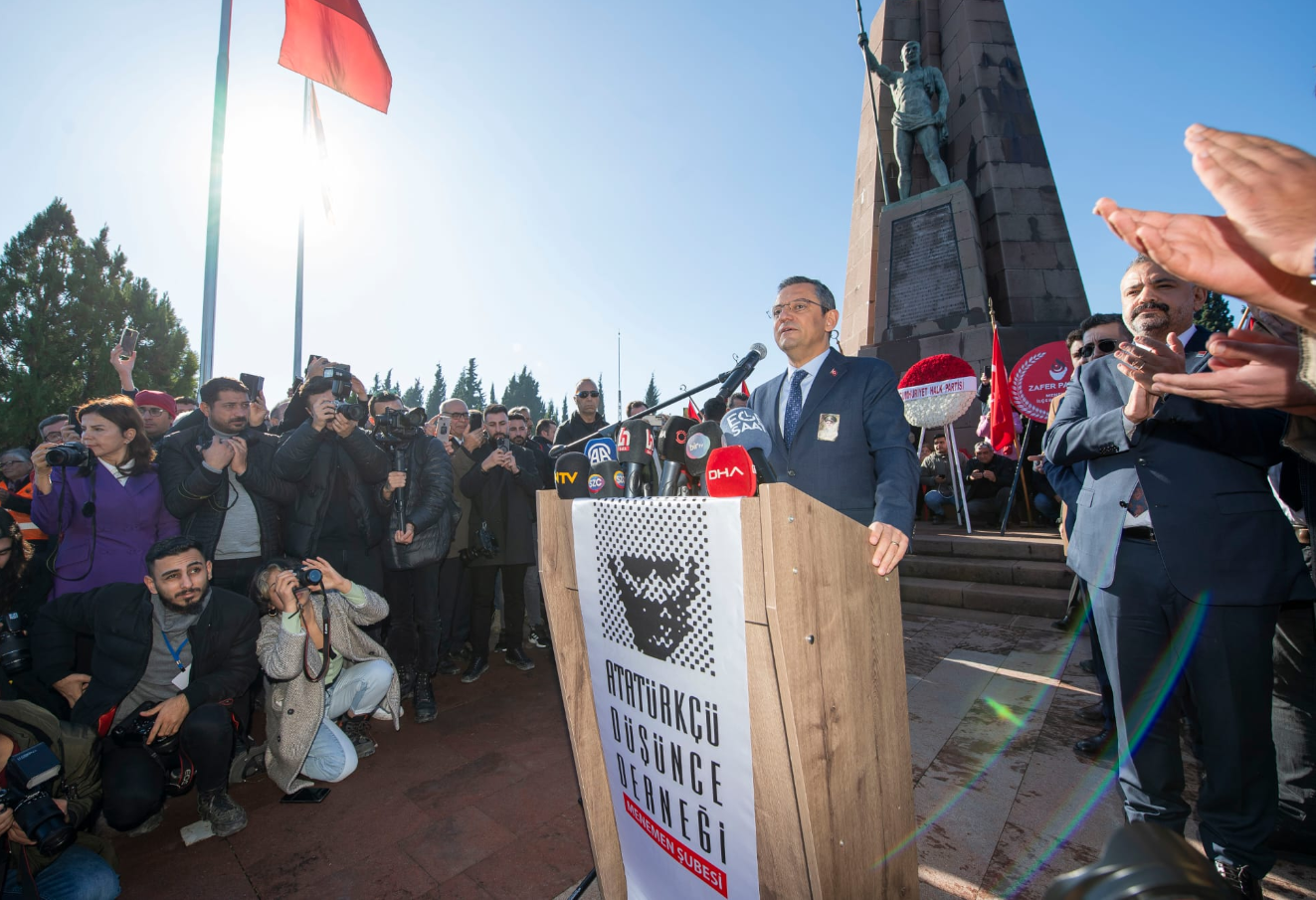 İzmir’de Menemen şehitlerini anma törenine CHP Genel Başkanı da katıldı