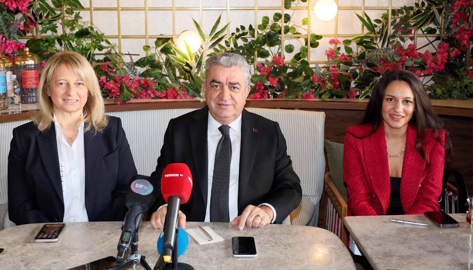Serter, “Karabağlar’ı dünyanın tanıdığı marka kent yapacağız”