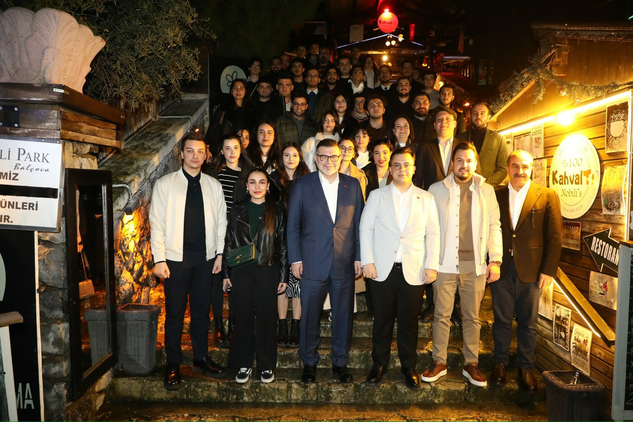 Üniversiteli gençler sordu, başkan yanıtladı:  “Gençliğin sesi, geleceğin müjdecisi”