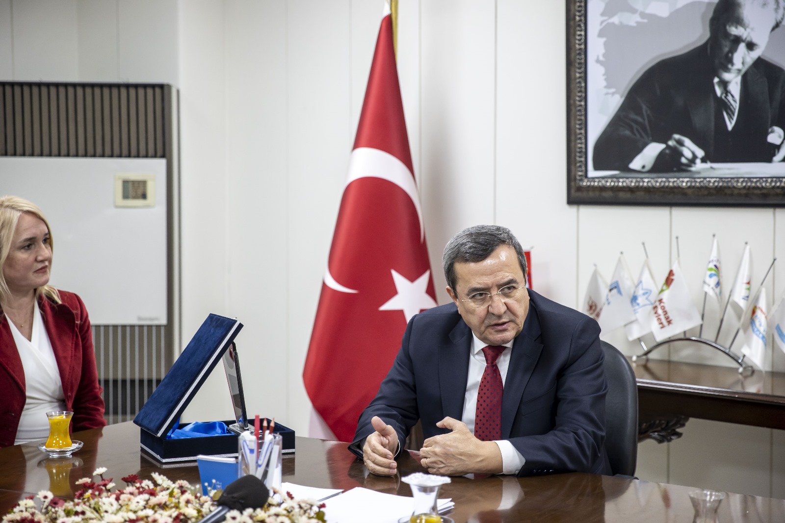 Batur’dan AKUT’a teşekkür plaketi