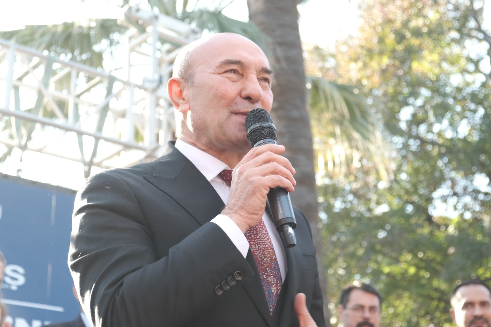 İZBB işçilerin maaşlarını iyileştirdi Soyer; ‘Yürek size feda olsun’