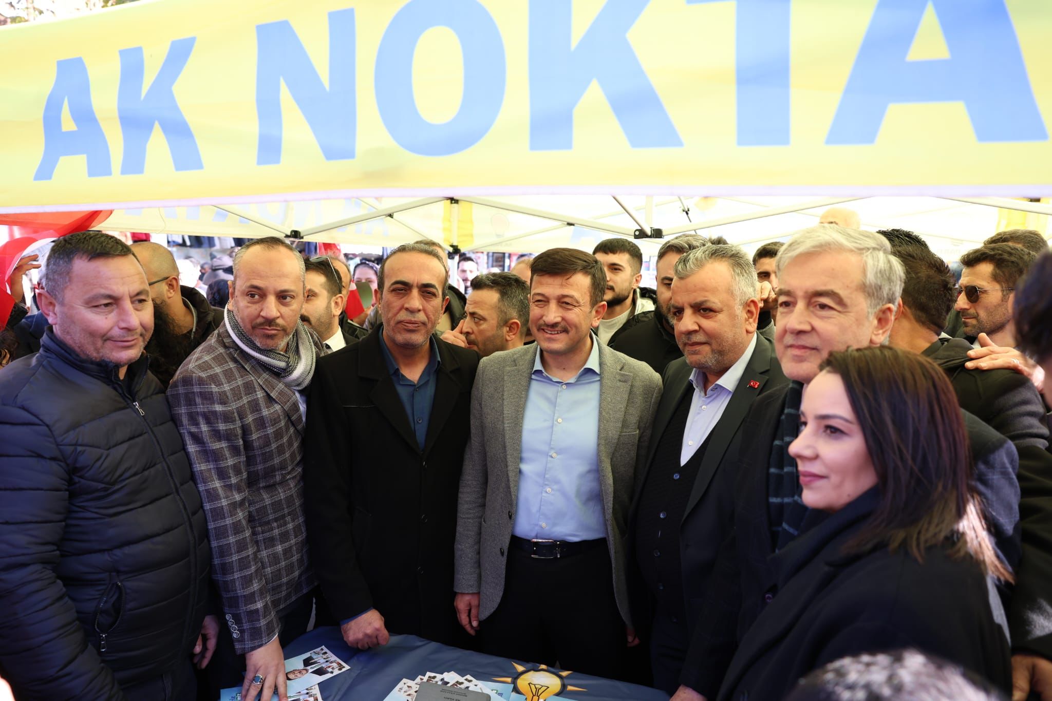 Büyükşehir Belediye Başkan Adayı Dağ,  Çiğli'de esnaf ve vatandaşlarla buluştu