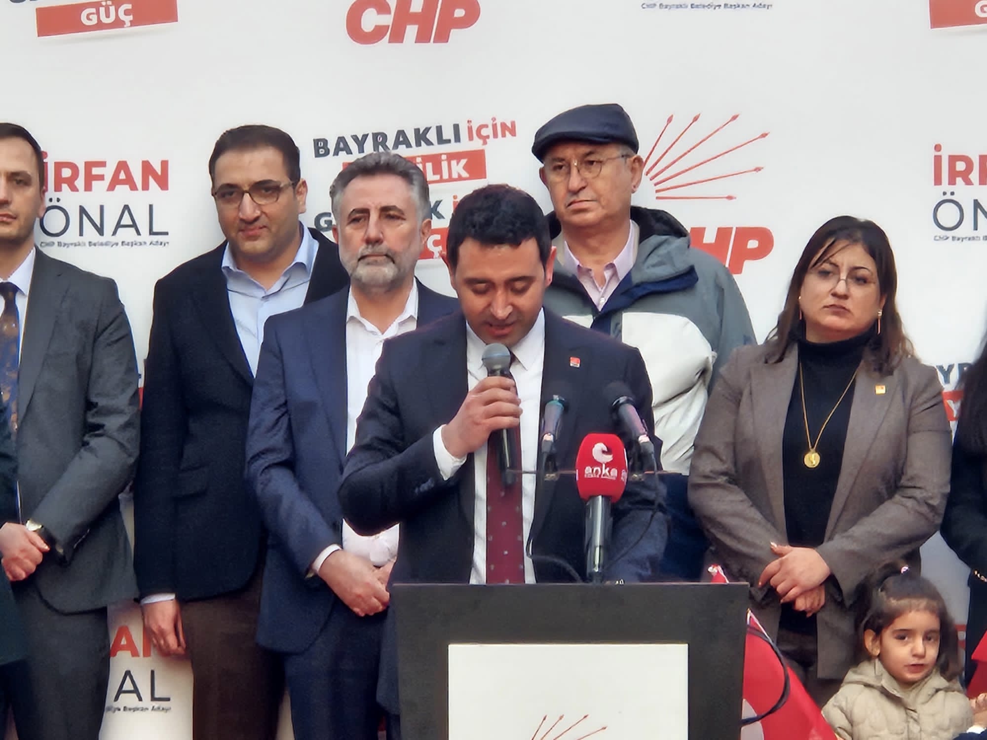 CHP Bayraklı Belediye Başkan Adayı İrfan Önal güçlü başladı