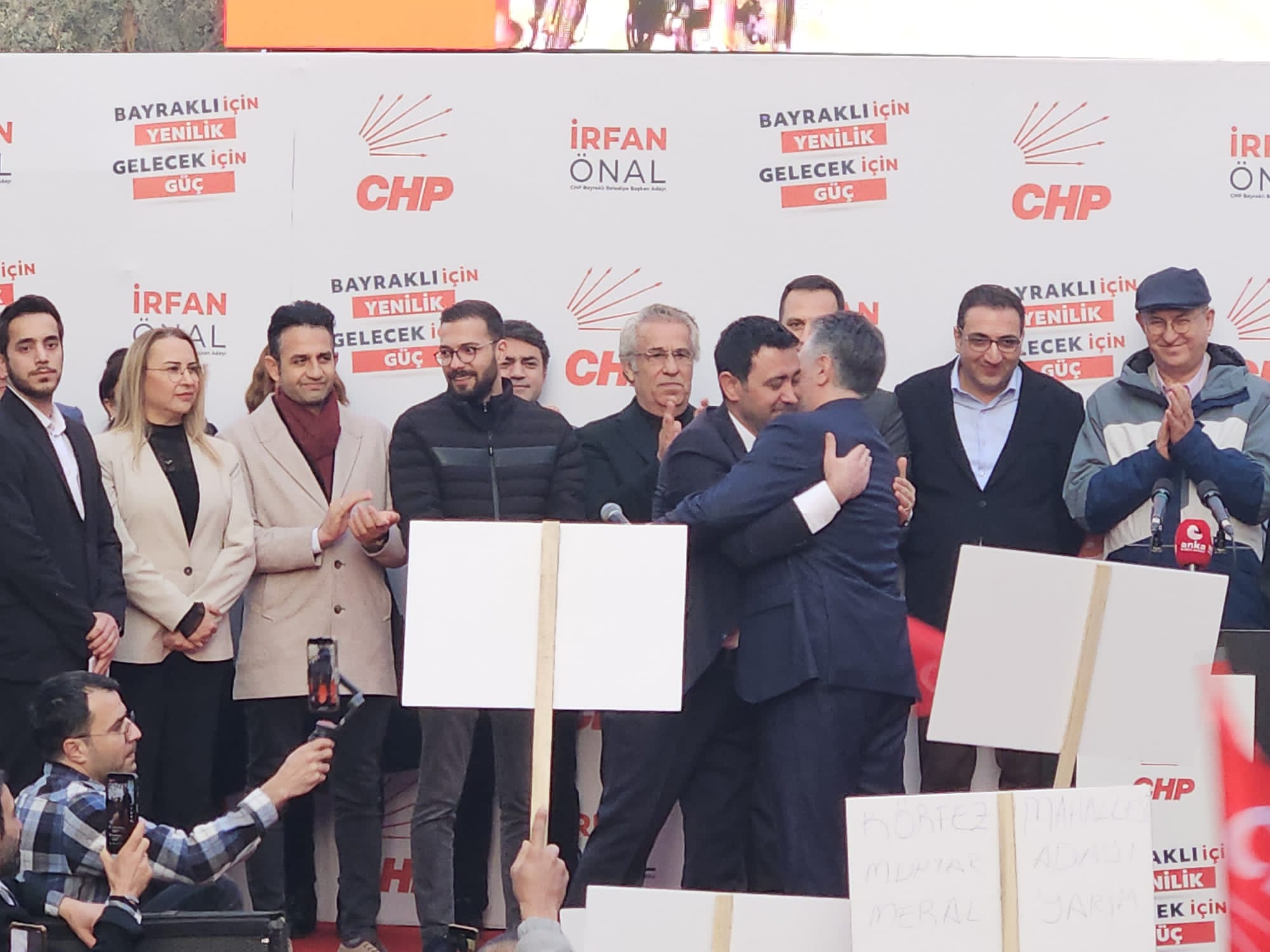 CHP Bayraklı Belediye Başkan Adayı İrfan Önal güçlü başladı