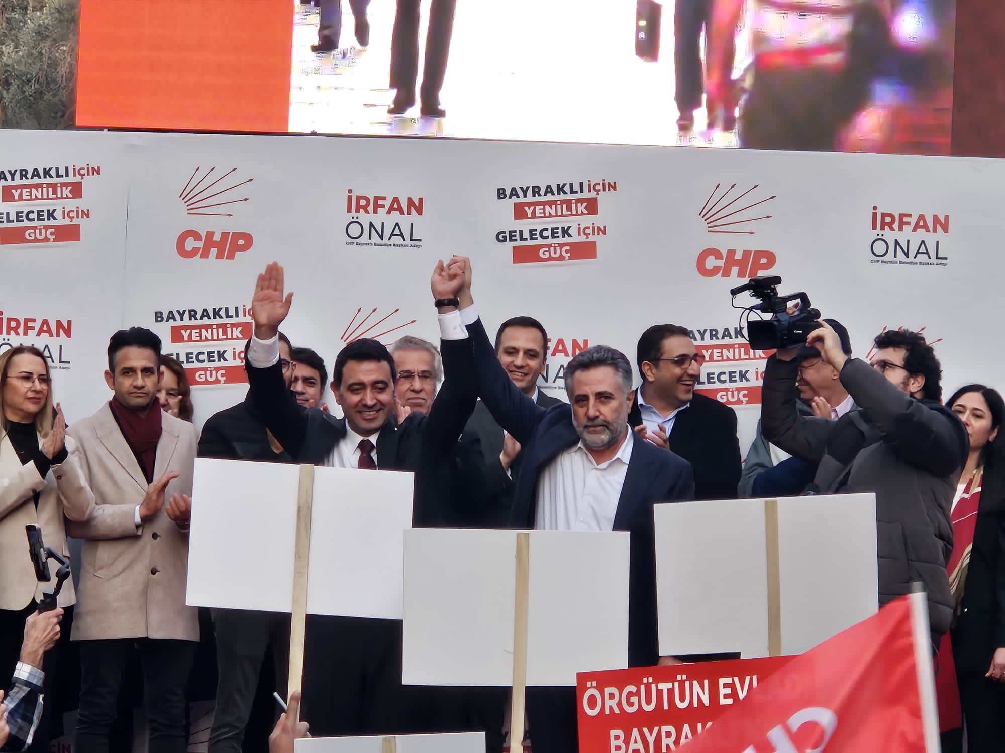 CHP Bayraklı Belediye Başkan Adayı İrfan Önal güçlü başladı