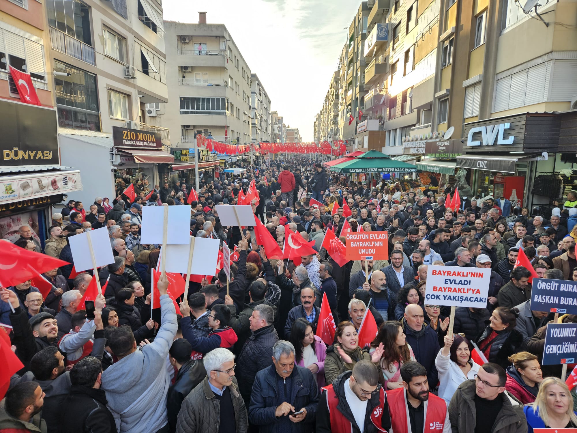CHP Bayraklı Belediye Başkan Adayı İrfan Önal güçlü başladı