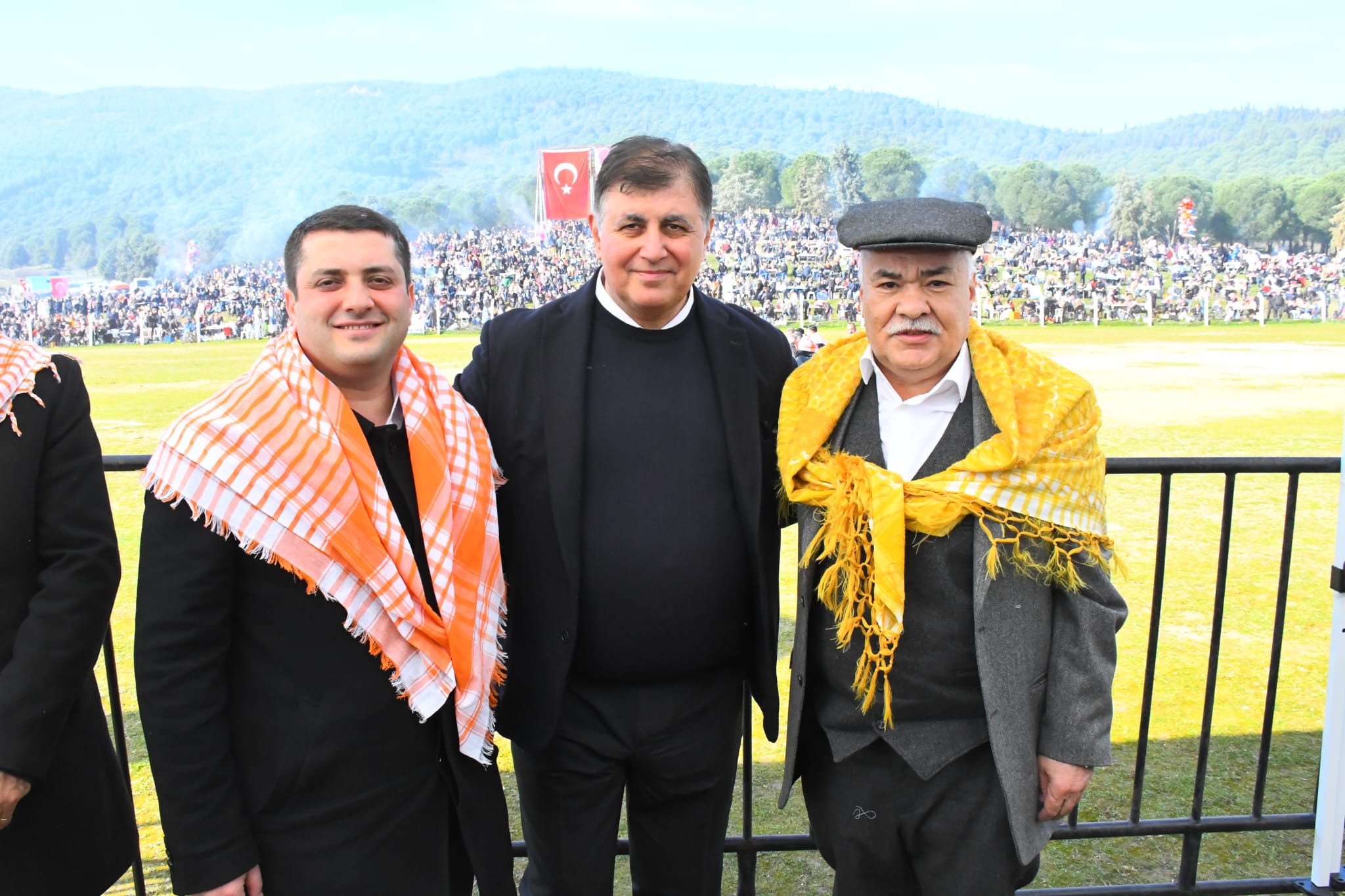 Pehlivan develer Torbalı Arenası’ndaydı