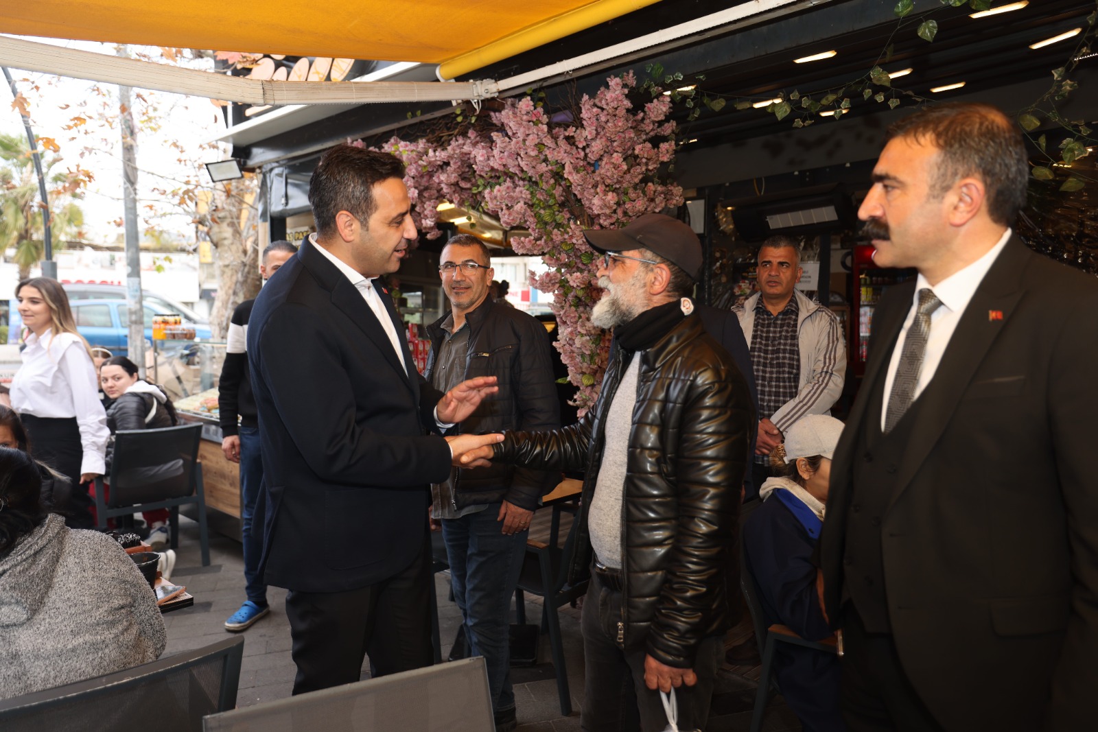 CHP Belediye Başkan Adayı Onur Emrah Yıldız;  “Dertlerini anlatıyorlarsa, bana güveniyorlar demektir”