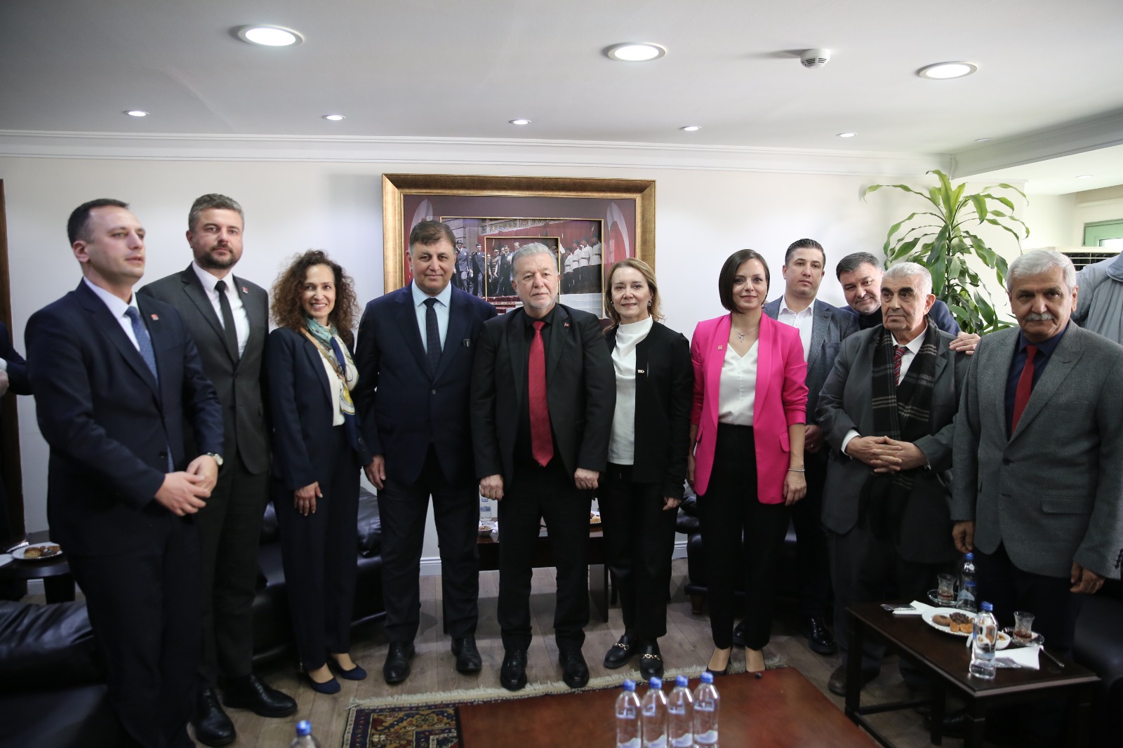 CHP’li Mutlu’dan dernek ve esnaf turu: Beş yılı omuz omuza geçireceğiz