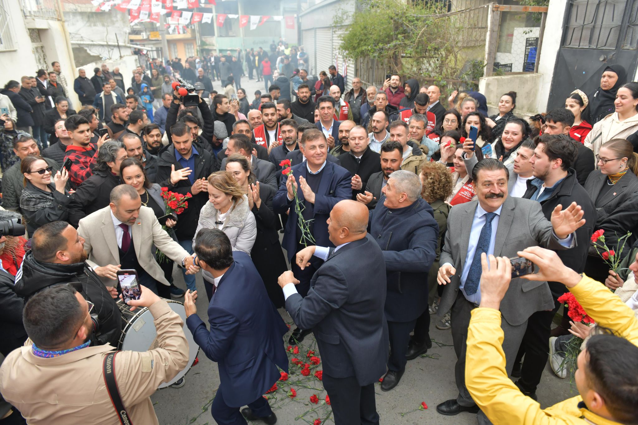 Tugay: Romanlar hak ettiği hizmeti alacak