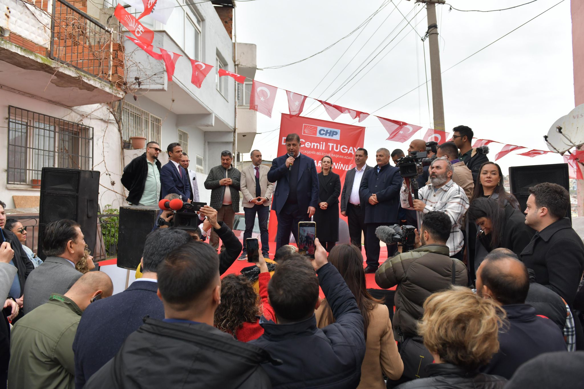 Tugay: Romanlar hak ettiği hizmeti alacak