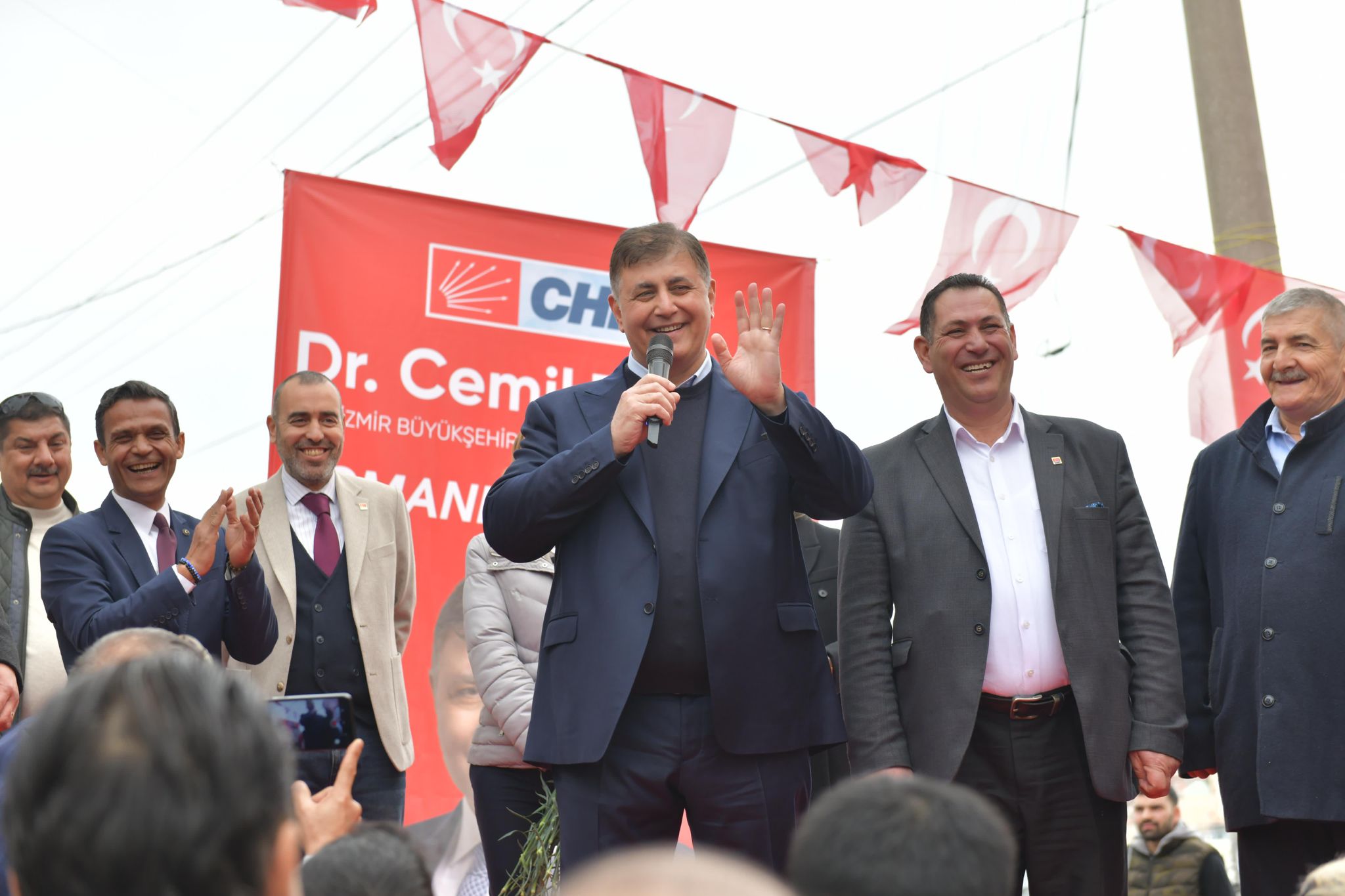 Tugay: Romanlar hak ettiği hizmeti alacak