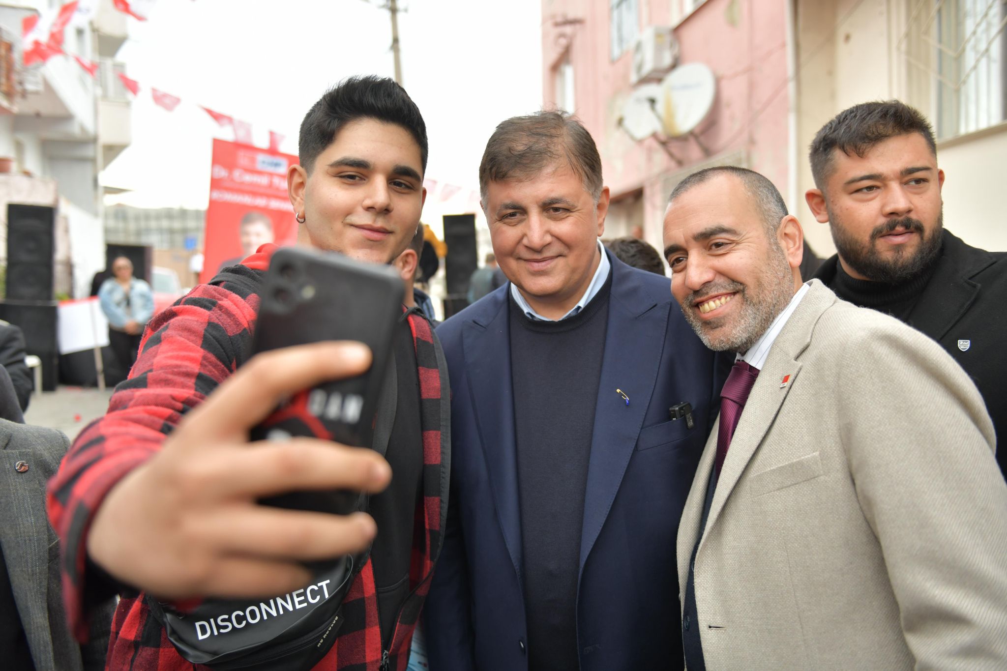 Tugay: Romanlar hak ettiği hizmeti alacak