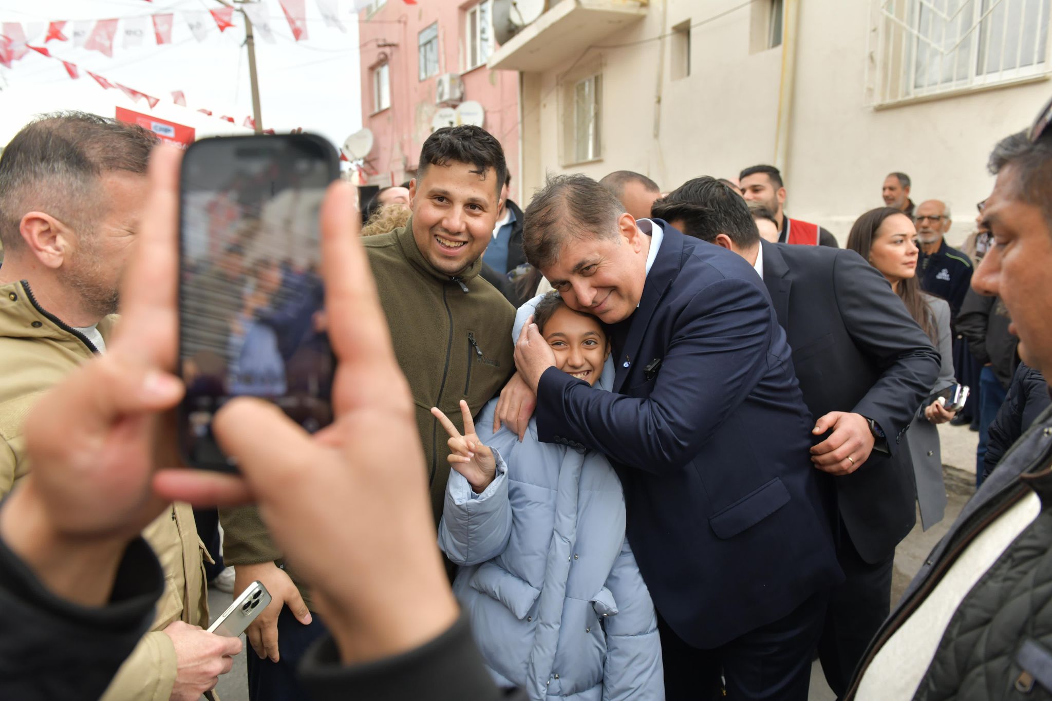 Tugay: Romanlar hak ettiği hizmeti alacak