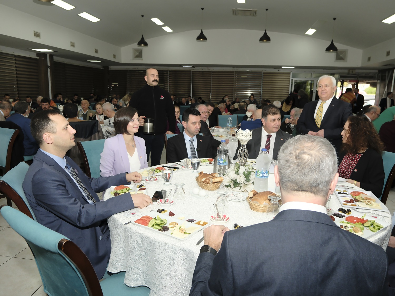 CHP’li İrfan Önal Manisalılarla buluştu: “Aydınlık geleceği hep birlikte kuracağız”