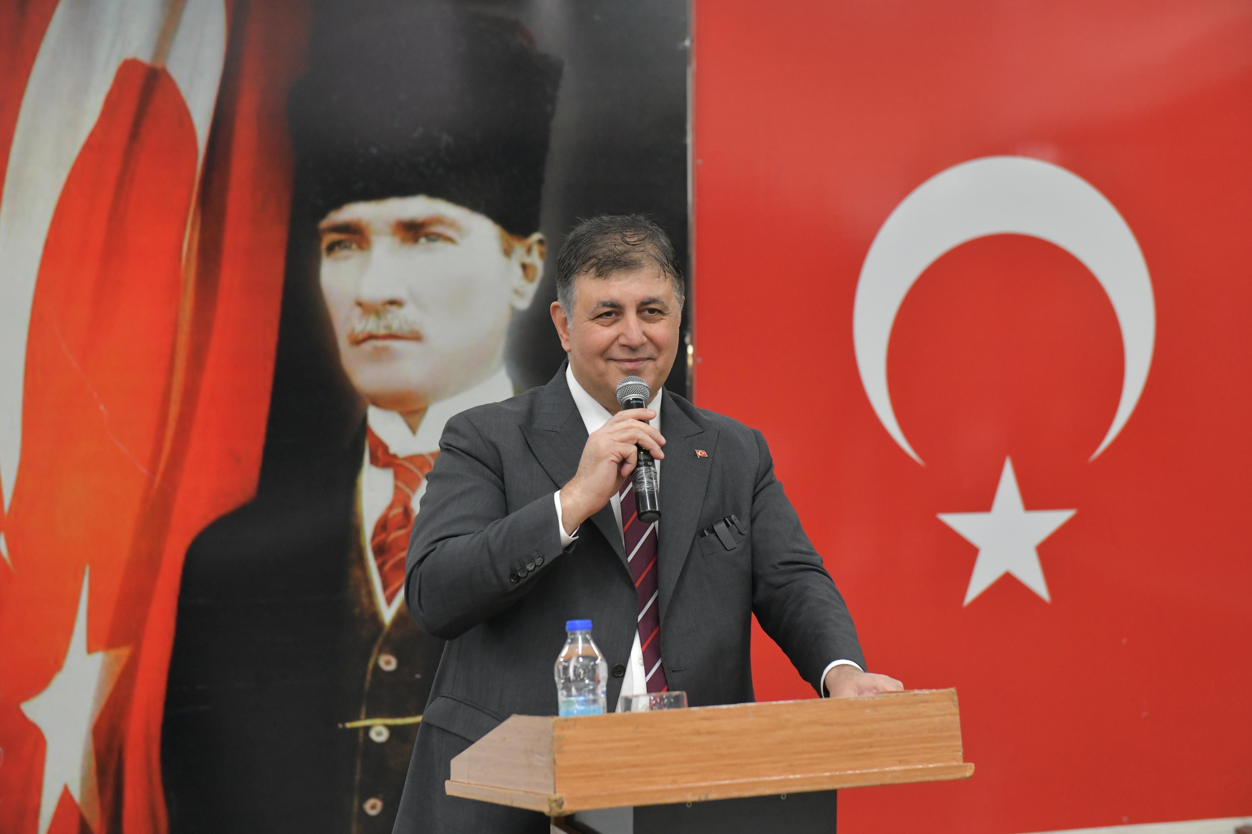 CHP adayı Tugay, İzmir’de yaşayan Manisalılar’dan katıksız destek istedi