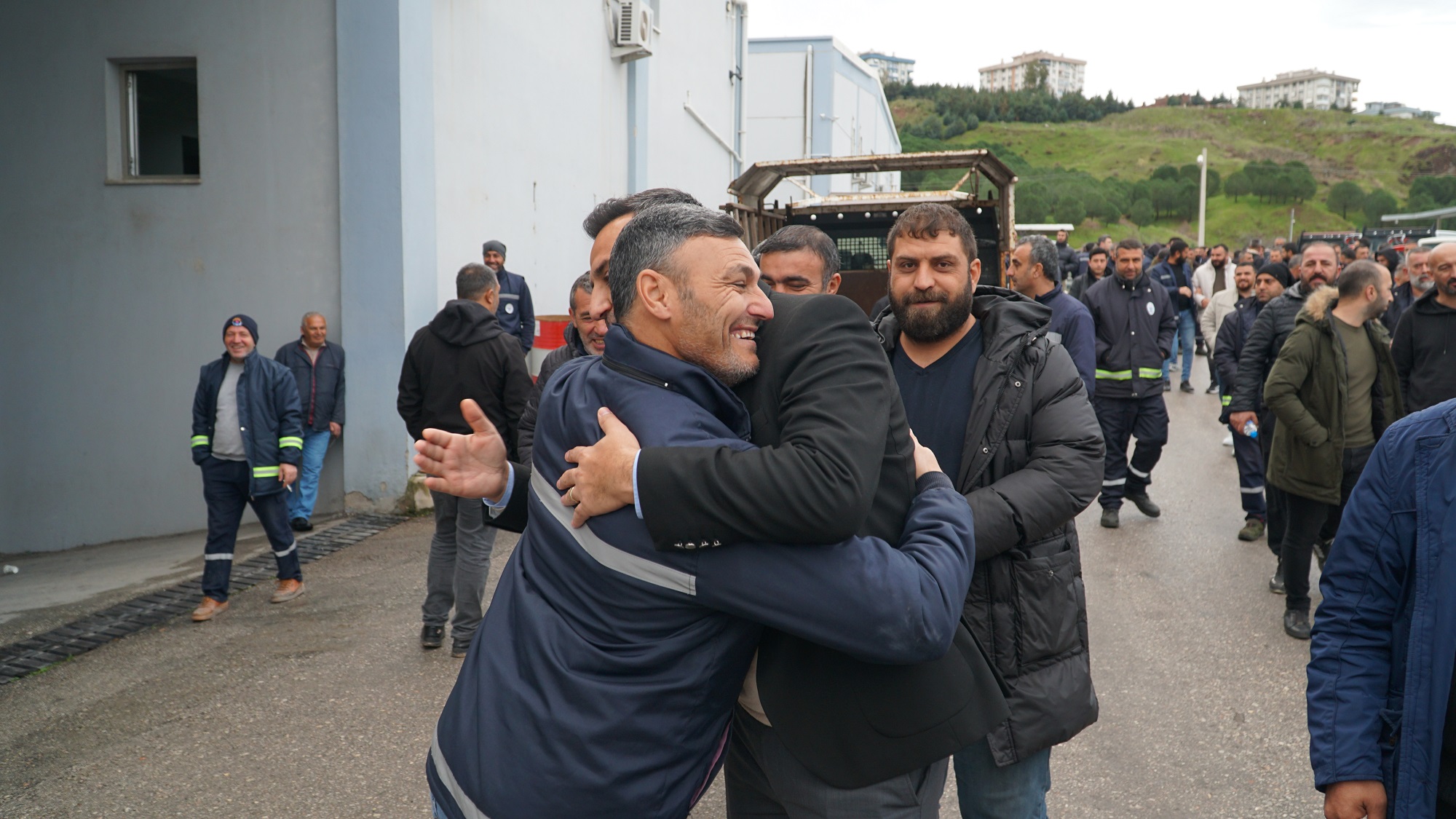 Önce işçilerle sonra temsilcileriyle buluştu  “Önceliğim; emeğin hakkı ve mali disiplin”