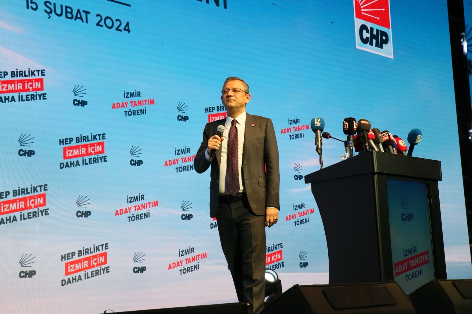 CHP İzmir’in belediye başkan adayları tanıtıldı 