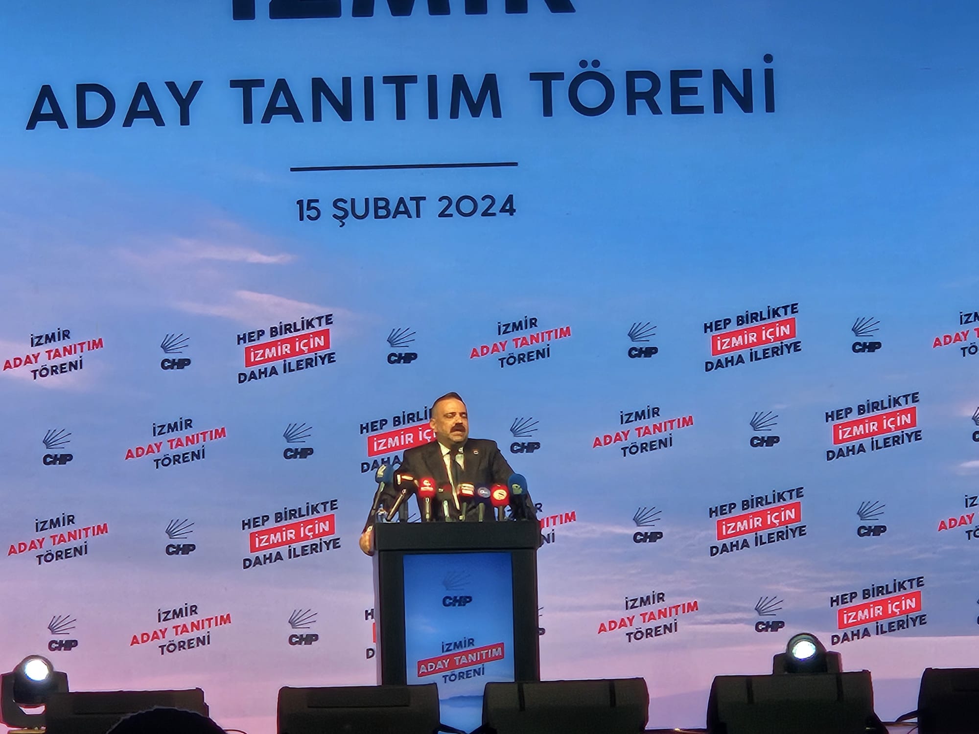 CHP İzmir’in belediye başkan adayları tanıtıldı 